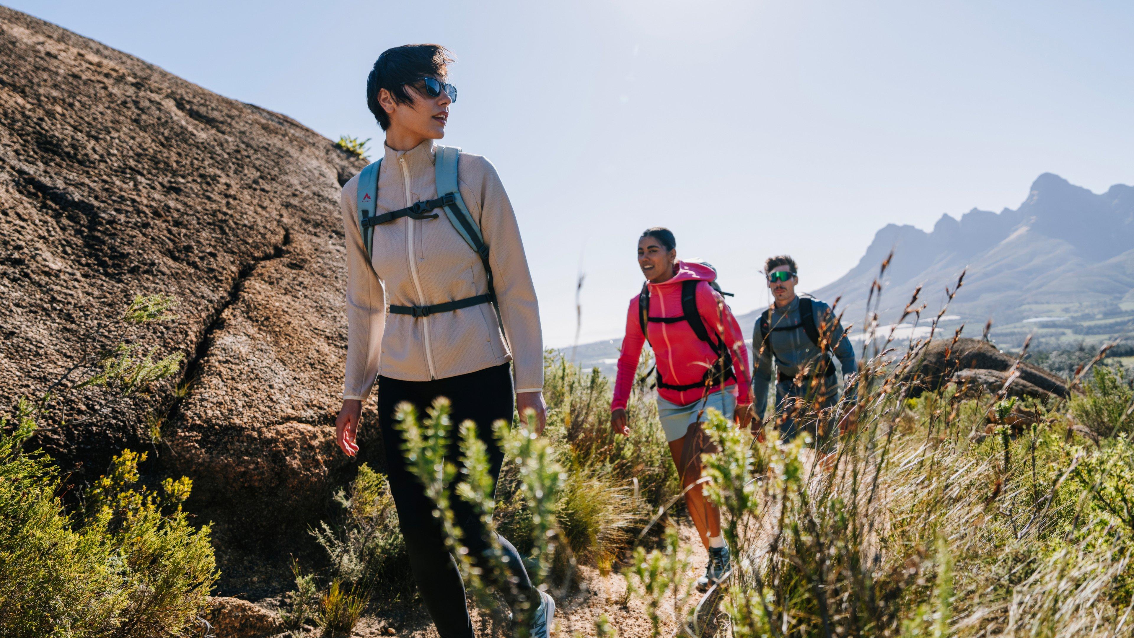 McKINLEY Outdoorbekleidung, Schuhe & Ausrüstung bei INTERSPORT entdecken