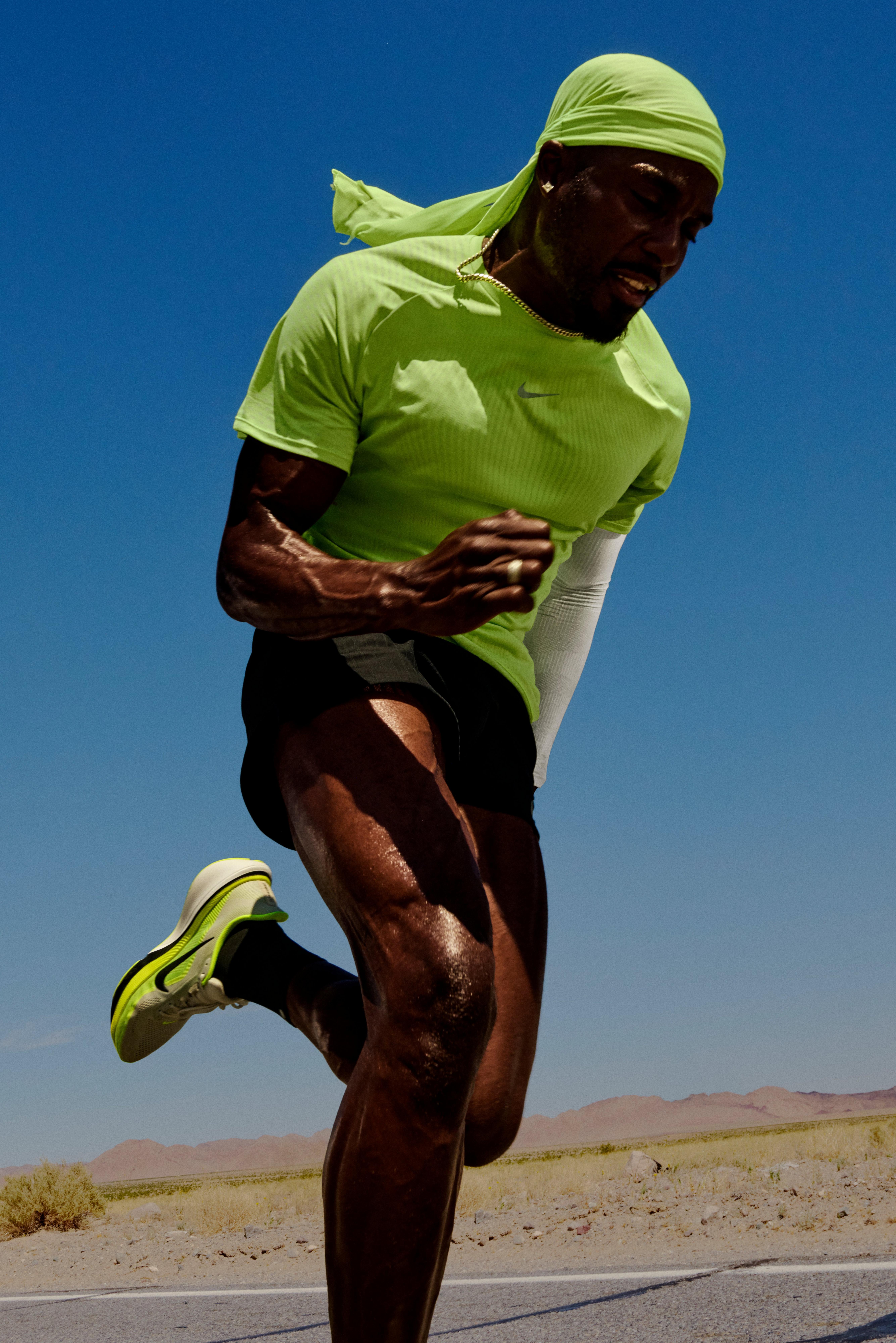 Nike Laufbekleidung jetzt shoppen bei INTERSPORT
