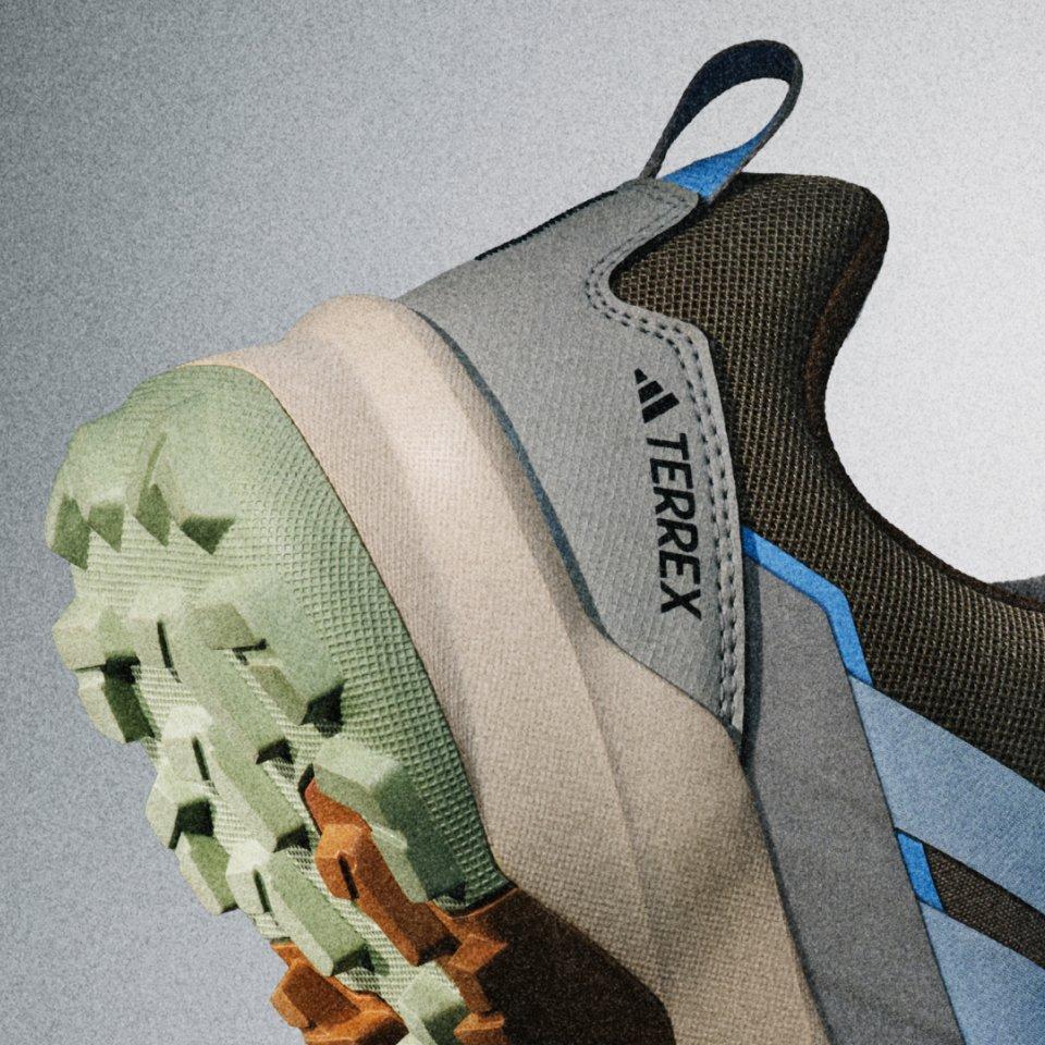 adidas Skychaser jetzt entdecken bei INTERSPORT!