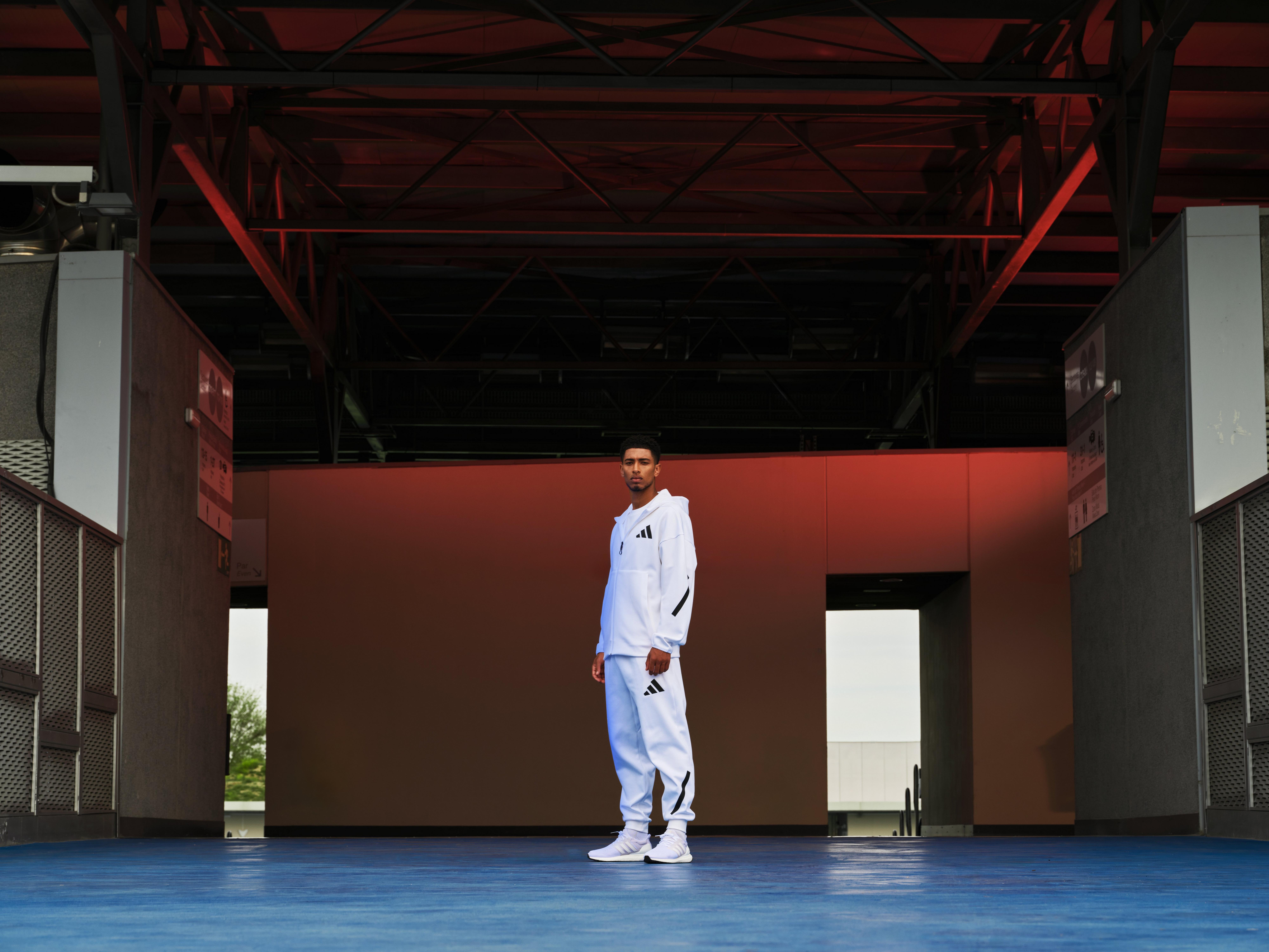 adidas Sportstyle Outfits - Sneaker, Sweatjacken, Jogginghosen & mehr bei INTERSPORT shoppen