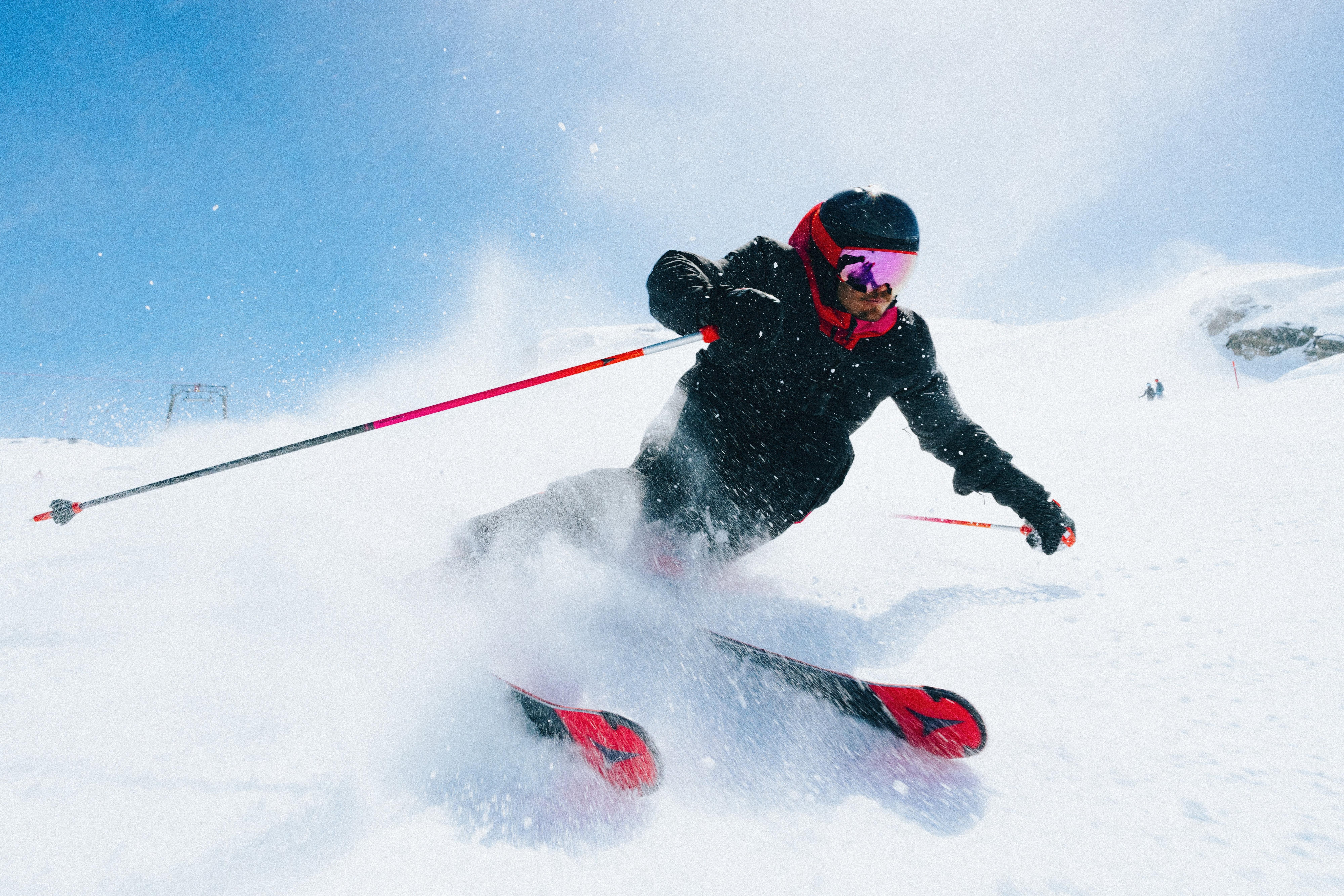 Atomic Skiausrüstung