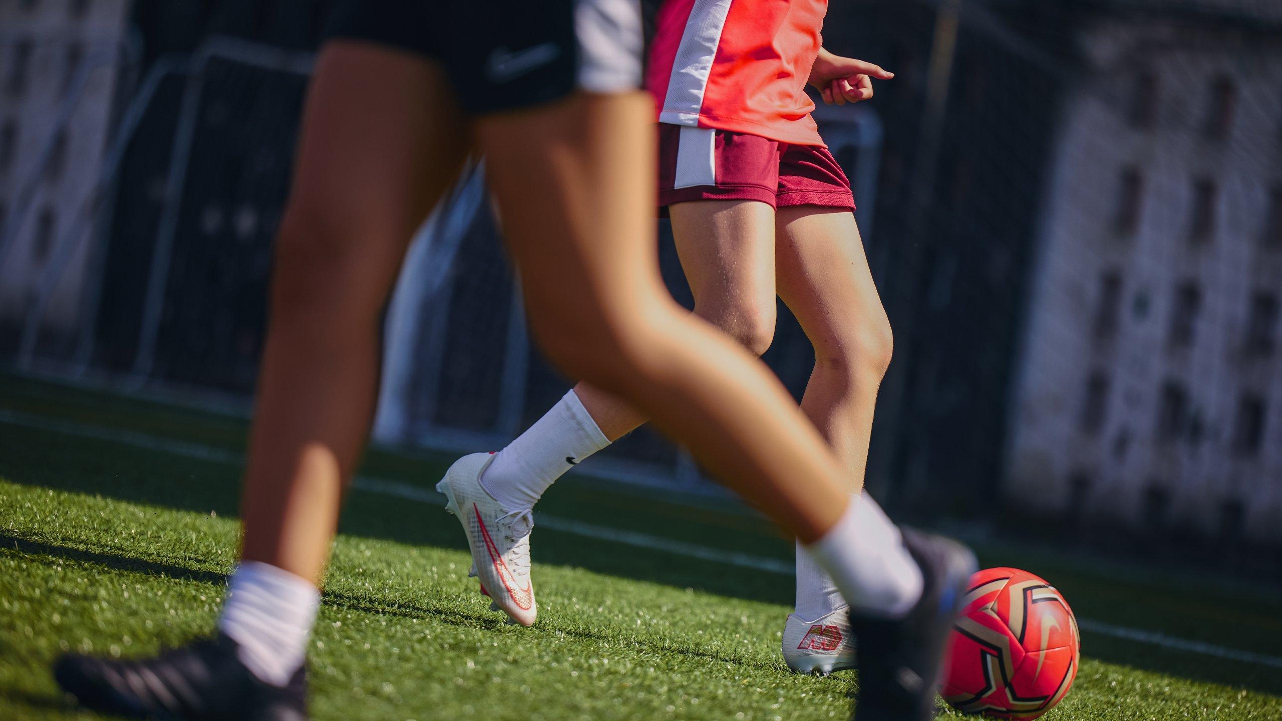 Back to Club Nike Fussballschuhe bei INTERSPORT shoppen