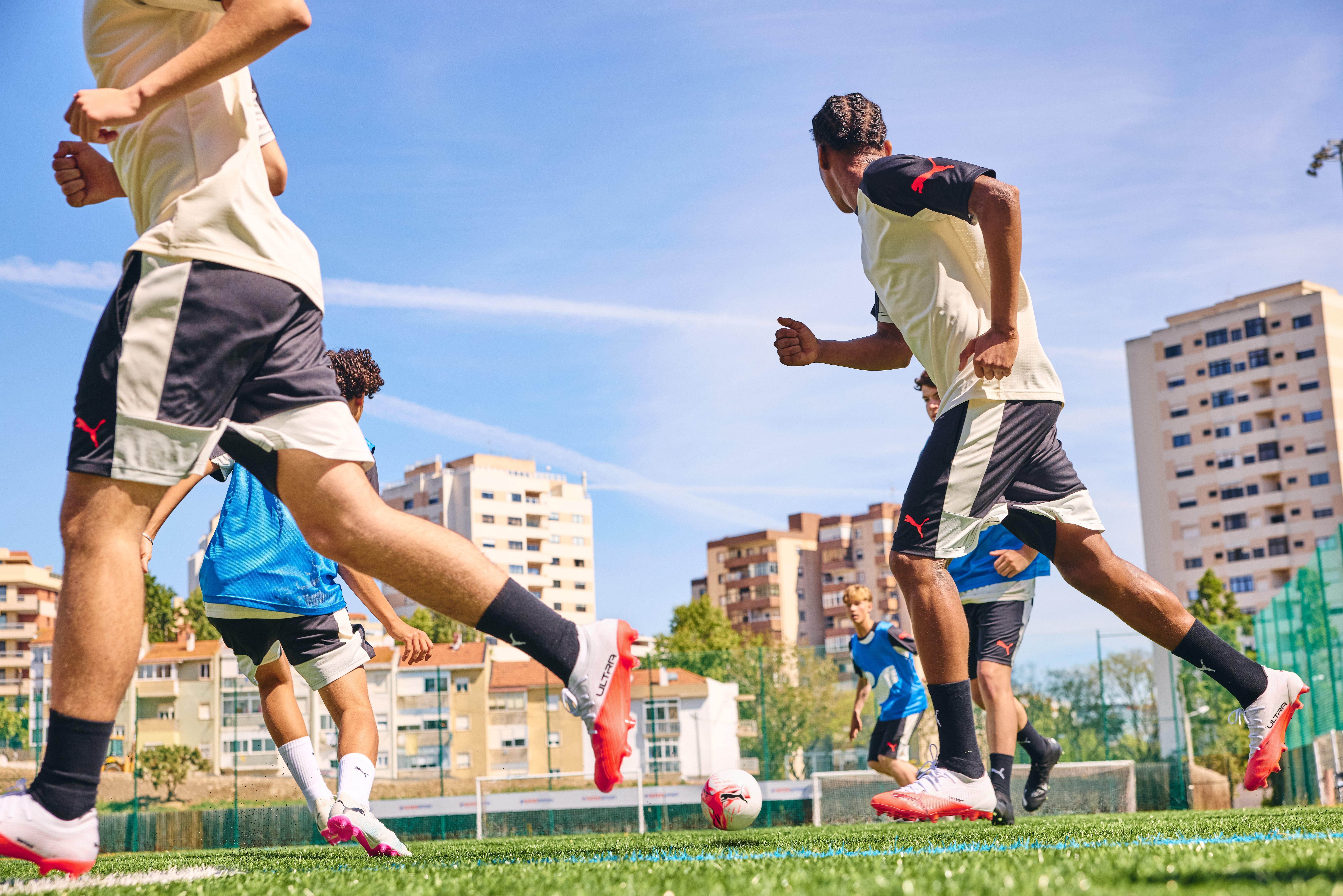 Fußballschuhe und -bekleidung bei INTERSPORT