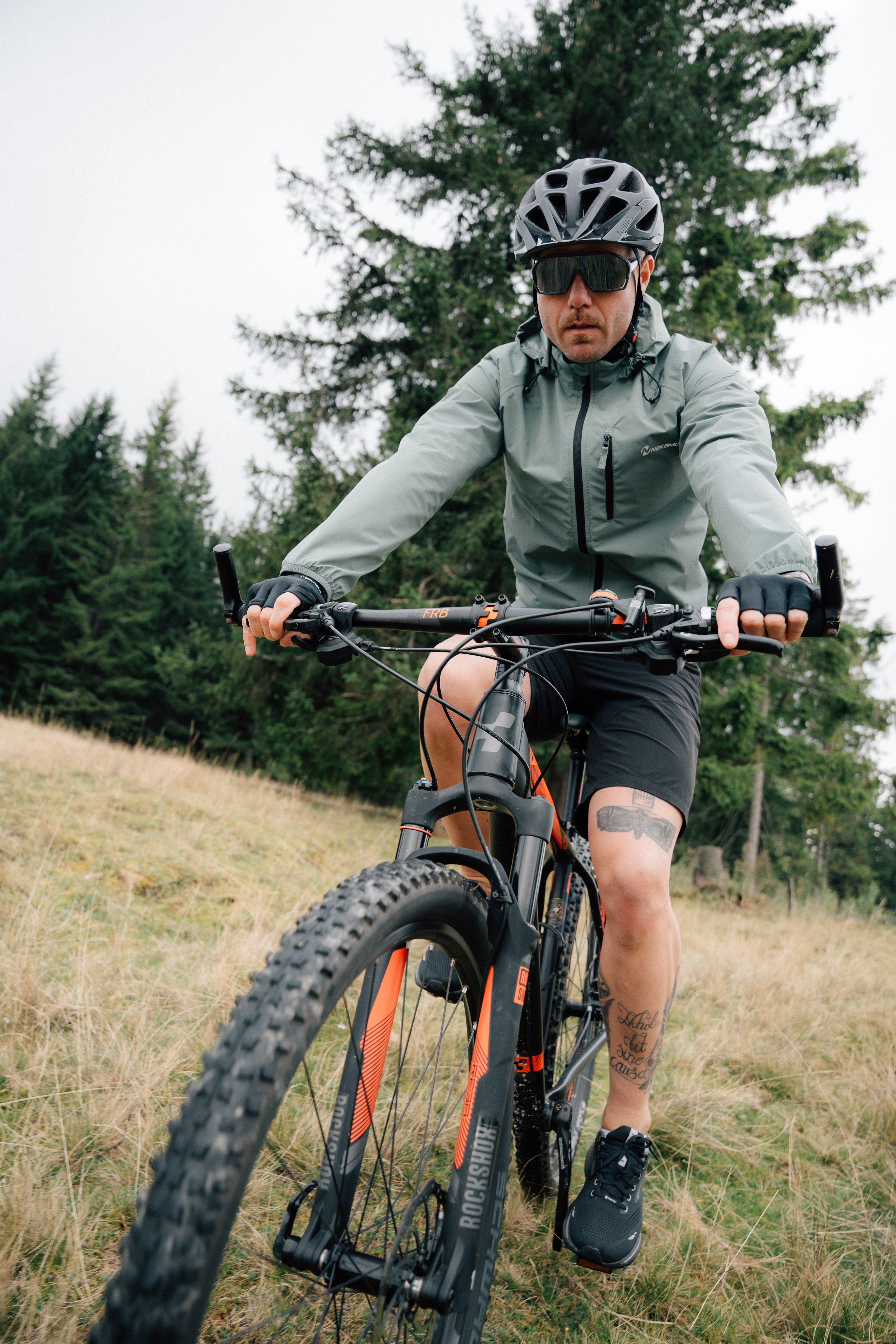 Shoppe Fahrräder und Fahrradbekleidung bei INTERSPORT