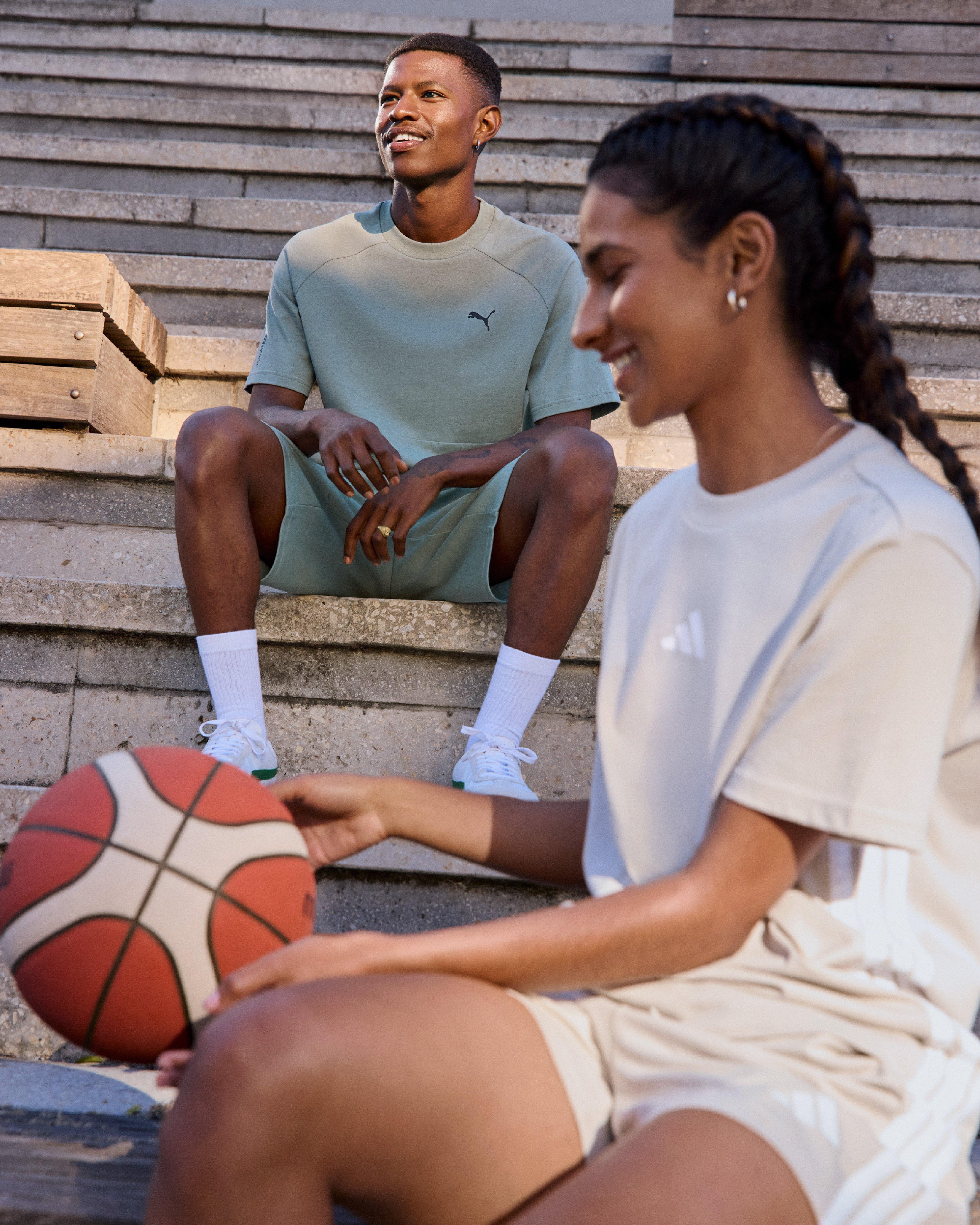 Trendige Hosen für den Alltag bei INTERSPORT entdecken