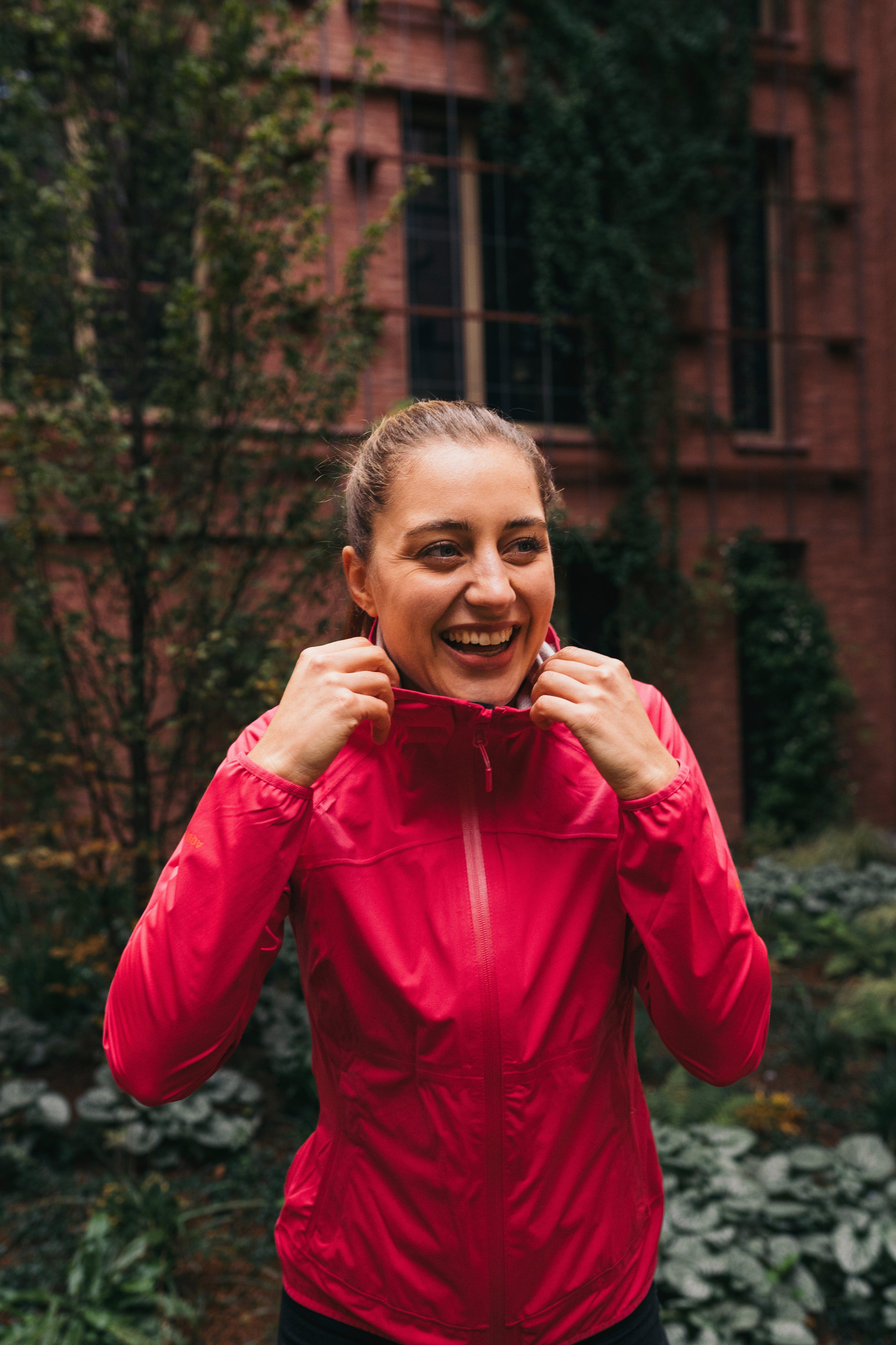 Regenjacken für Frauen -  jetzt kaufen bei INTERSPORT