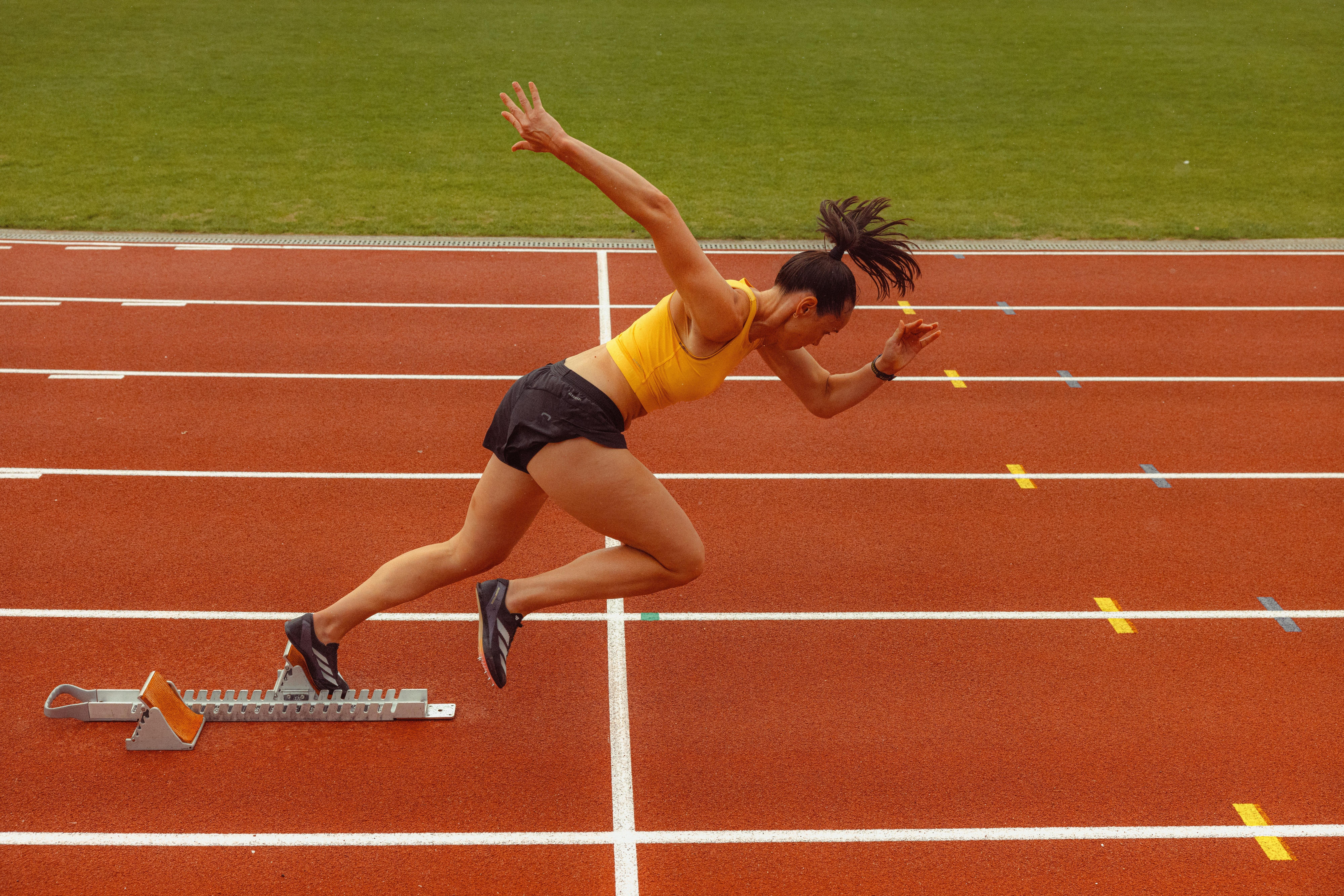 Runningschuhe für die Tartanbahn jetzt kaufen bei INTERSPORT