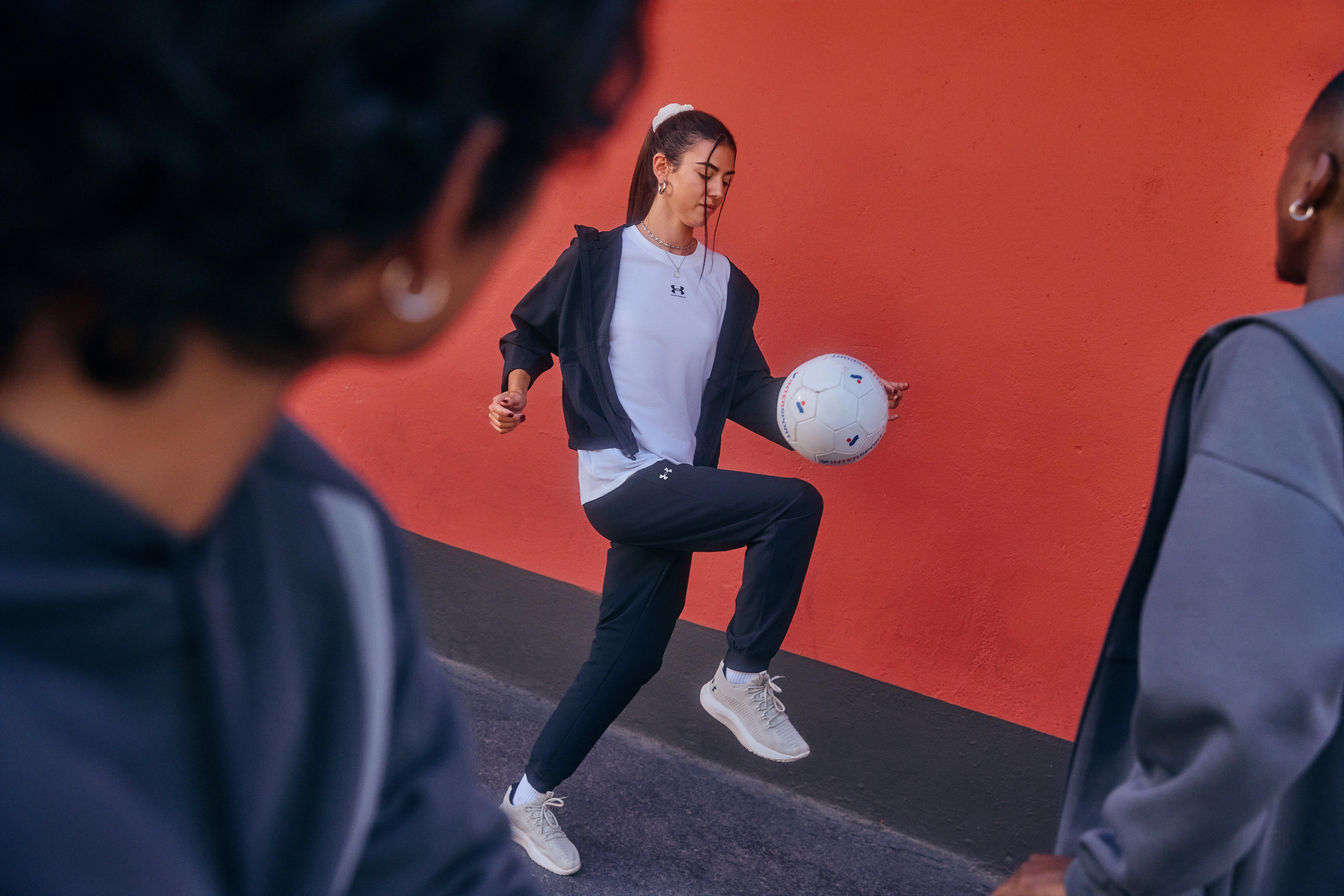 Trendige Hosen für den Alltag bei INTERSPORT entdecken