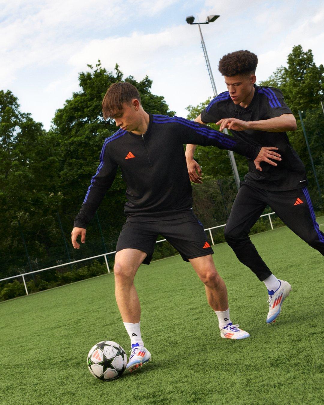 Fussballbekleidung und co jetzt kaufen bei INTERSPORT