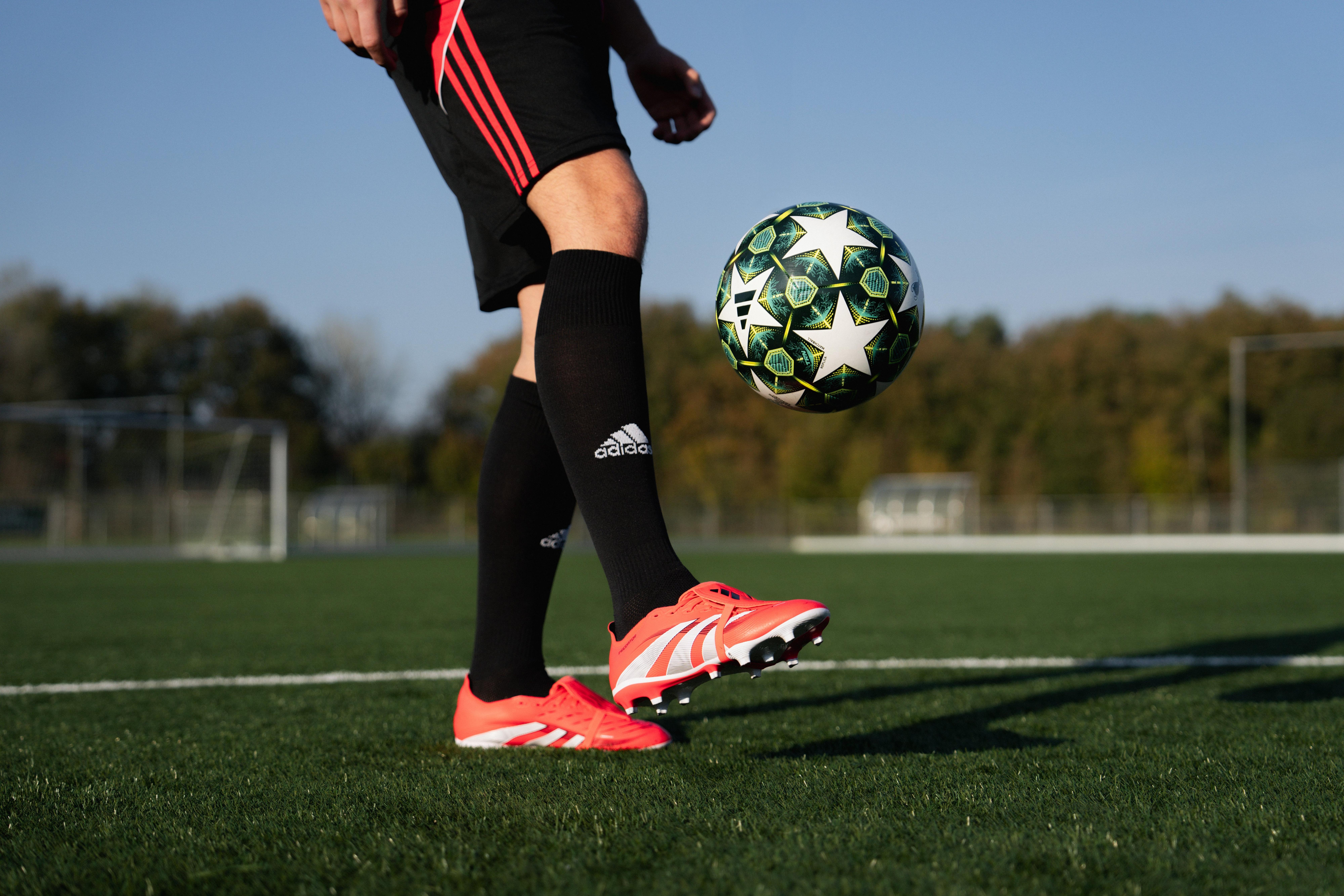 Shoppe Sportartikel zum Fussball bei INTERSPORT