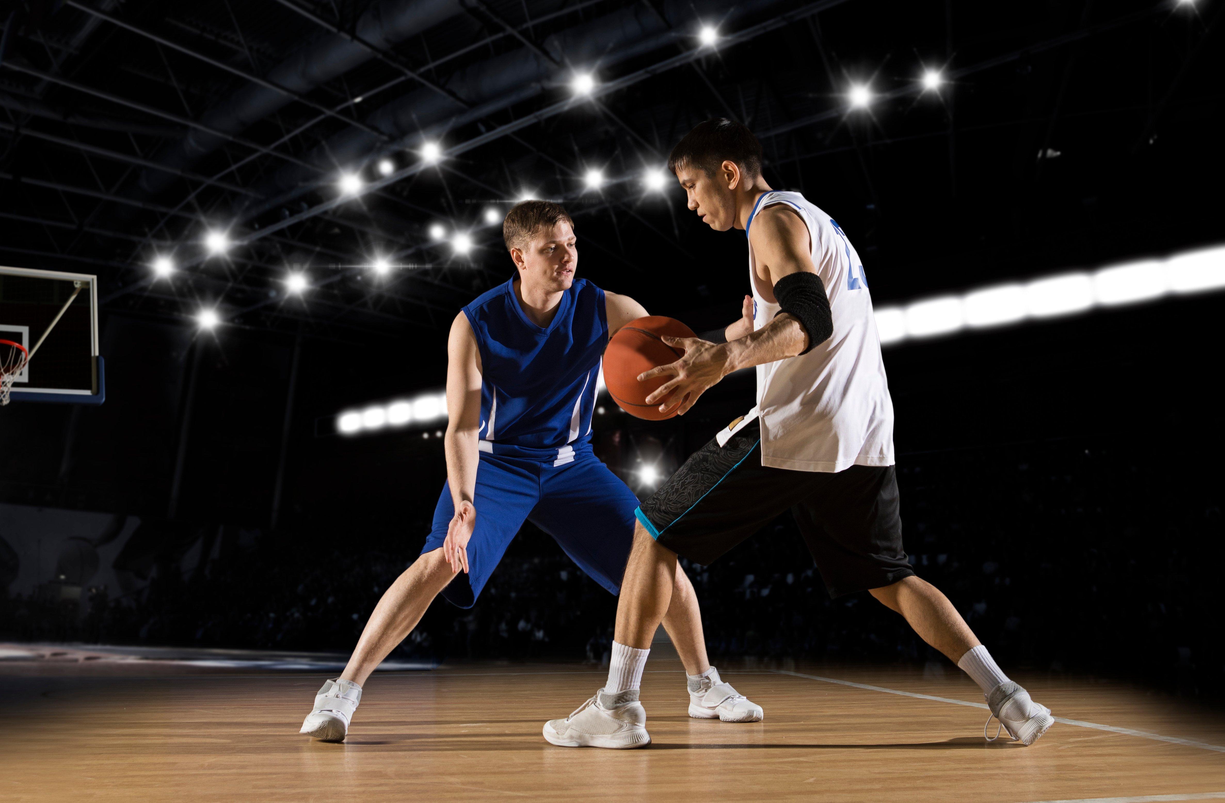 Basketball Schuhe bei INTERSPORT