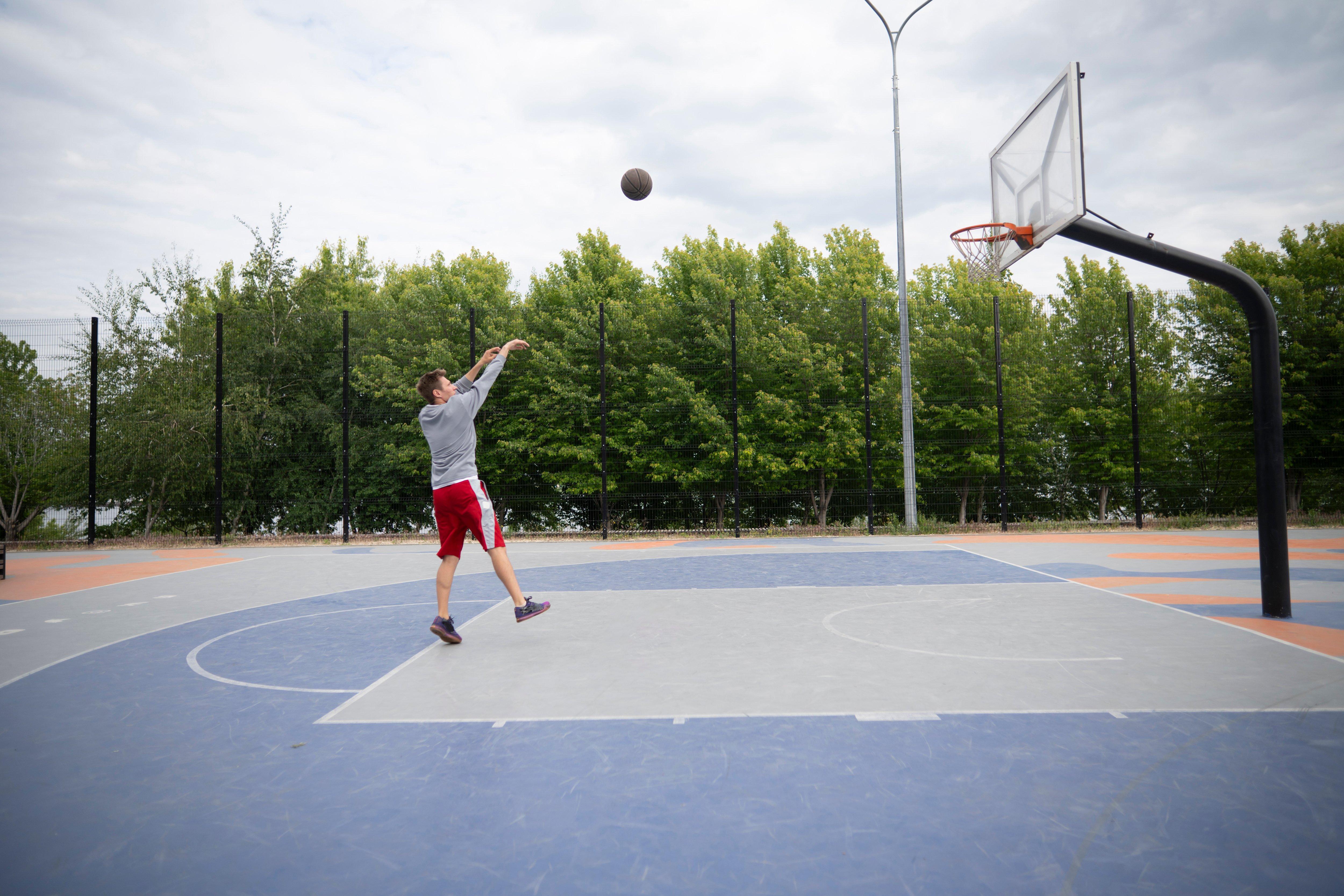 Basketball Sweatshirts bei INTERSPORT