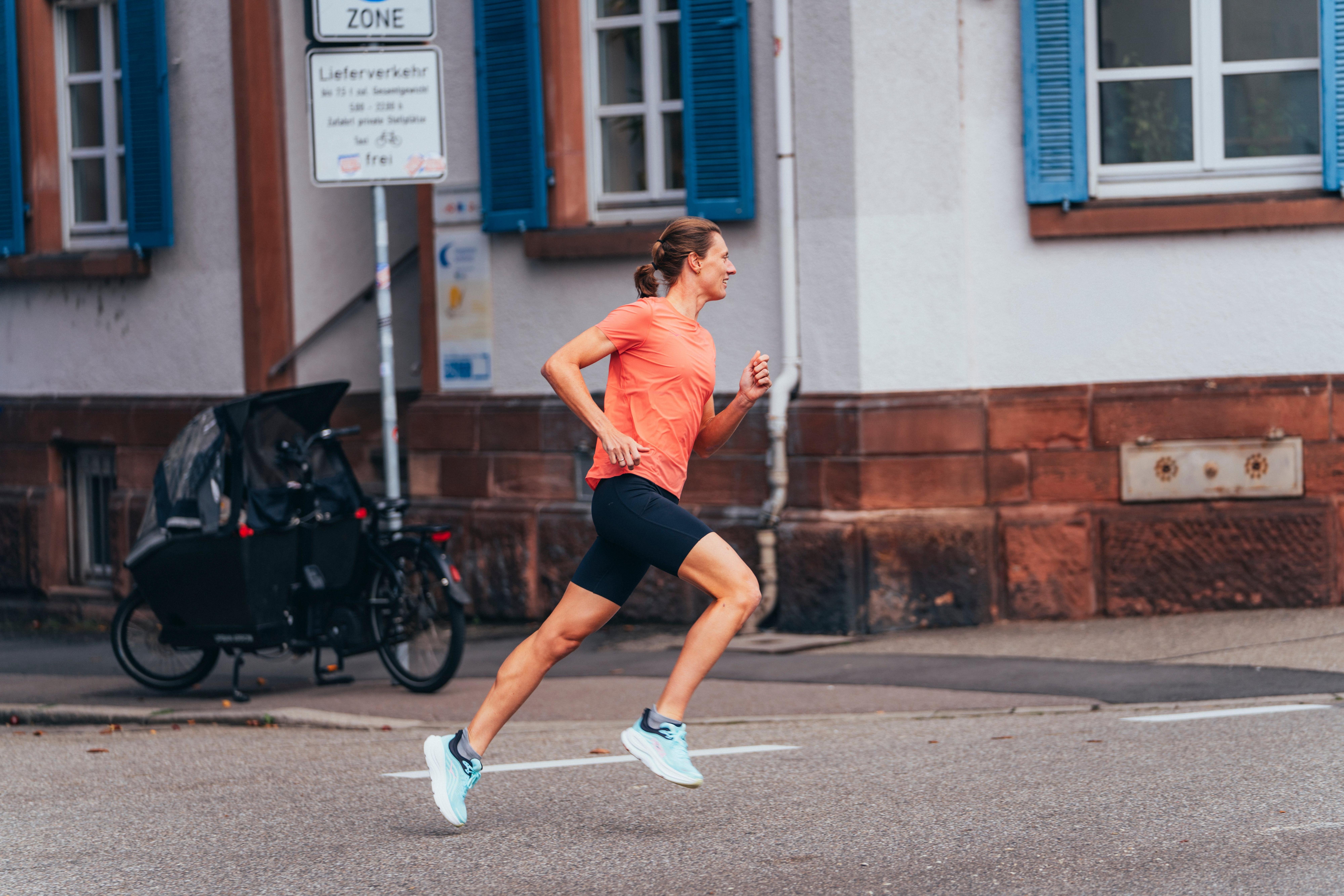 Hoka Bondi jetzt entdecken bei INTERSPORT