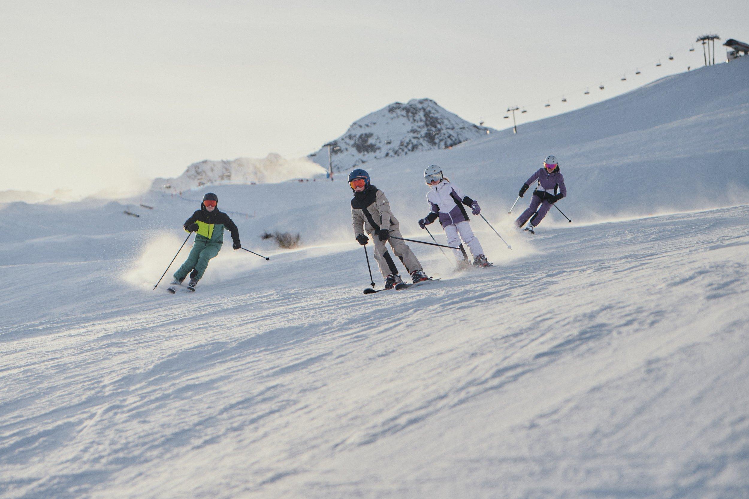Ski Alpin | Ski- & Snowboard-Textilien | Skischuhe | Ski | Ski-Helme | Ski-Brillen