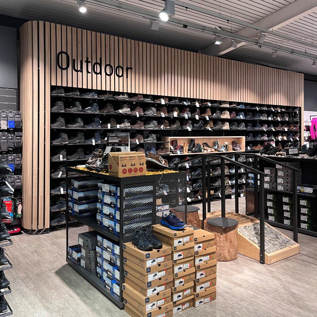 INTERSPORT Middendorf in Wermelskirchen: Outdoor Wanderschuhe und Teststrecke.