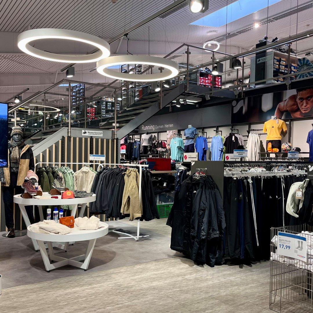 INTERSPORT Middendorf in Wermelskirchen: Outdoor und Training Herren.