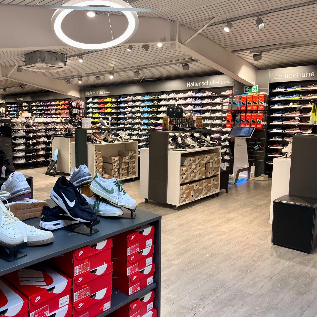 INTERSPORT Middendorf in Wermelskirchen: Teamsport und Laufschuhe Damen & Herren.