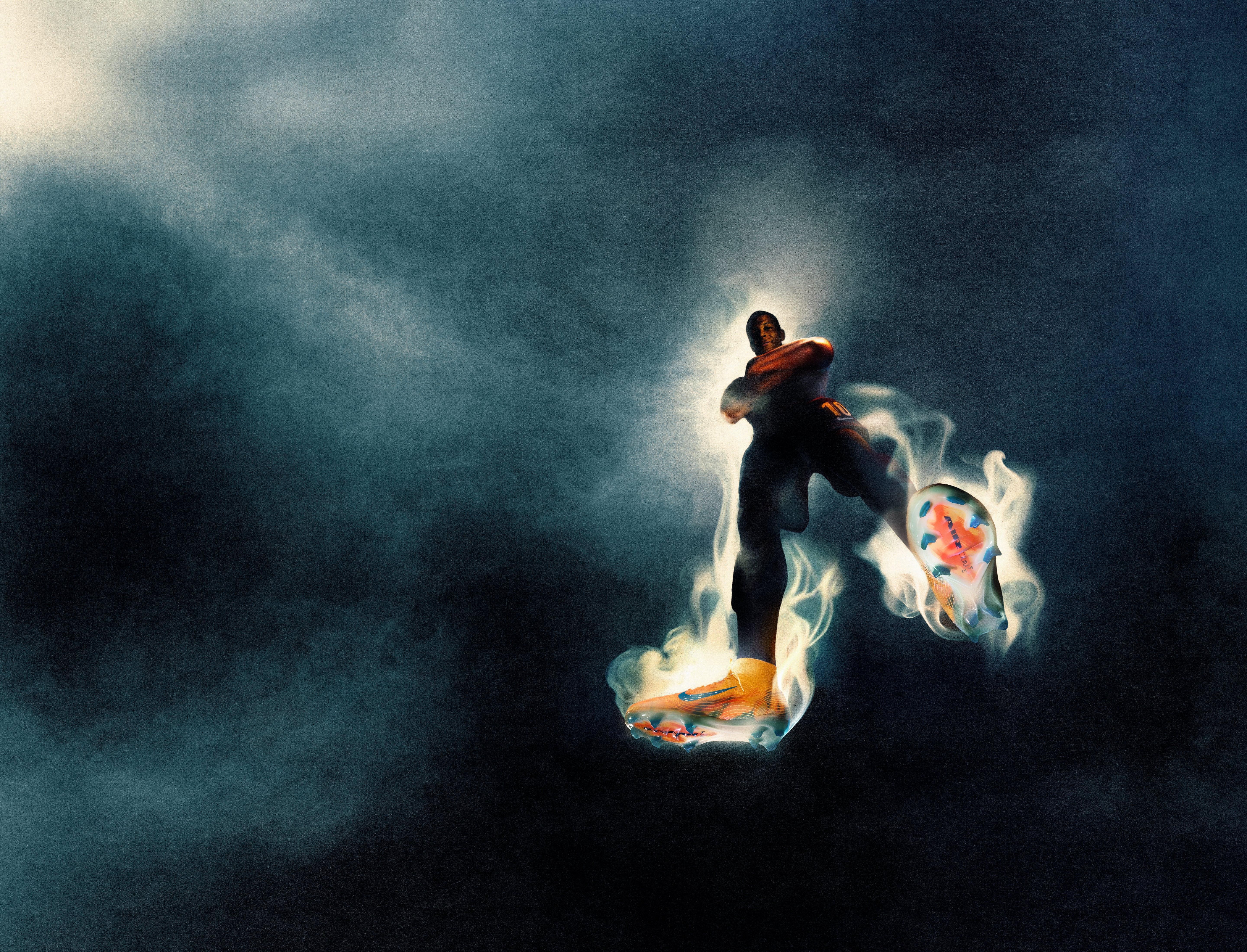 Nike Fussball Produkte bei INTERSPORT entdecken 