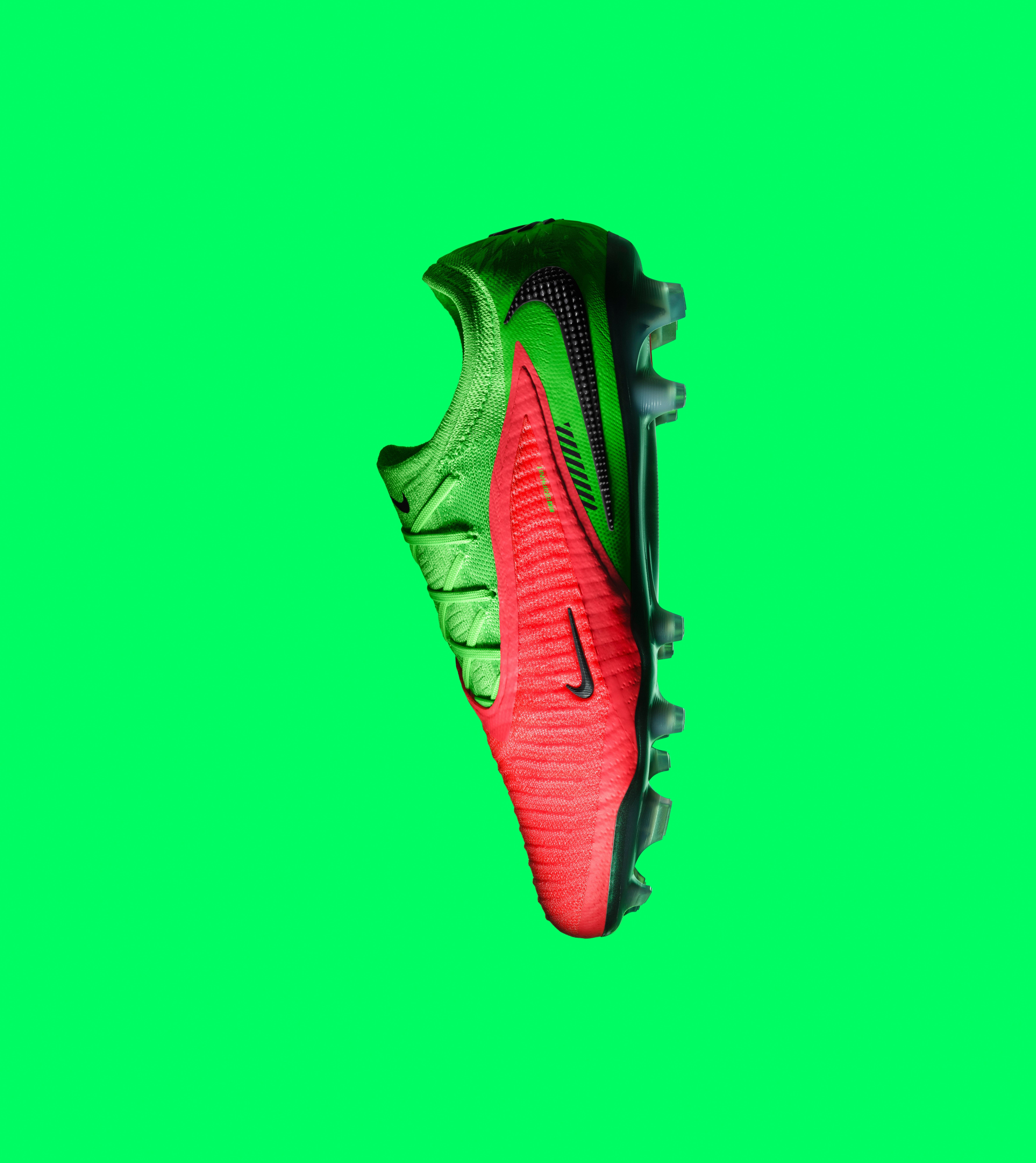 Nike Fussball Produkte bei INTERSPORT entdecken 