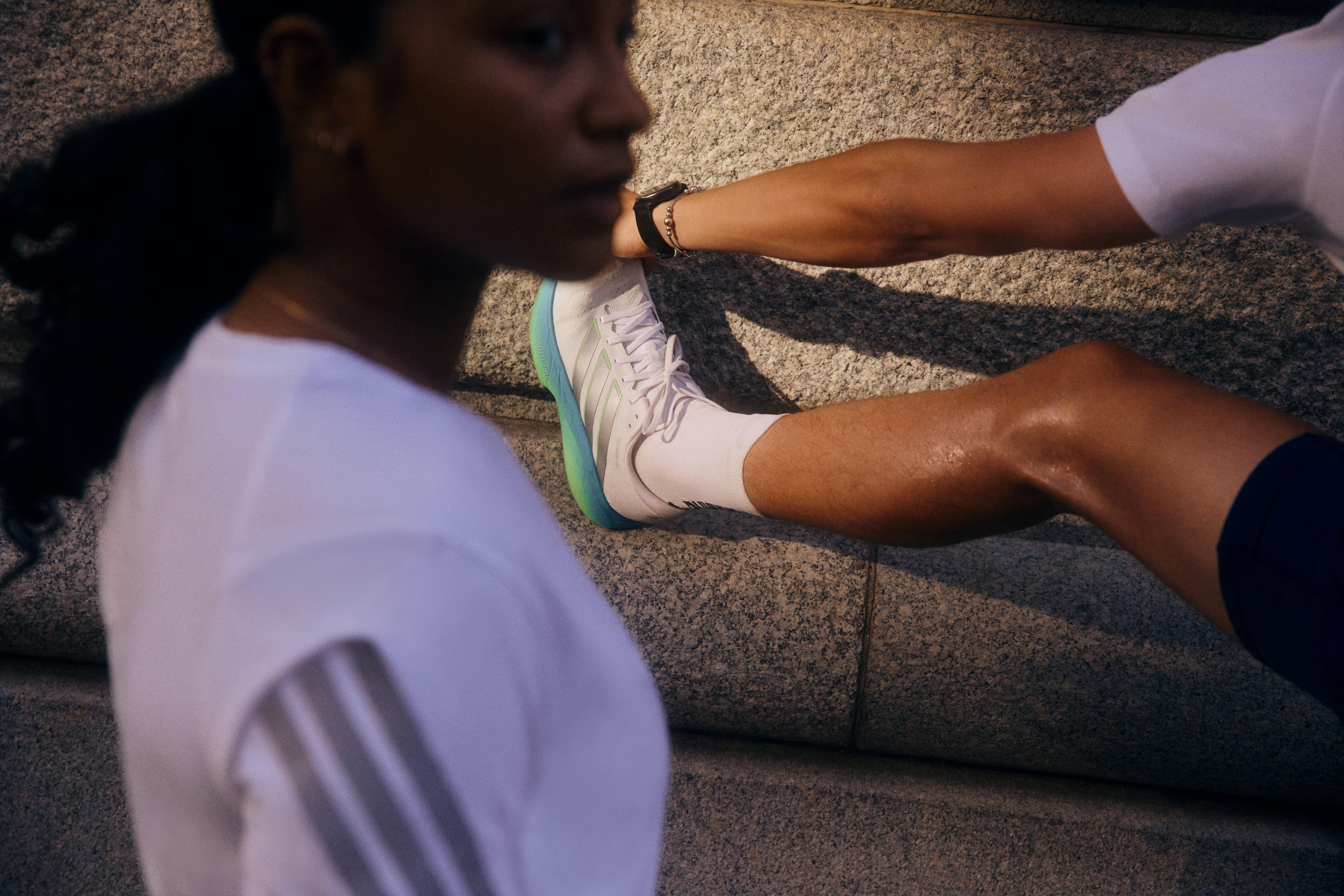 Laufschuhe und Laufbekleidung von adidas