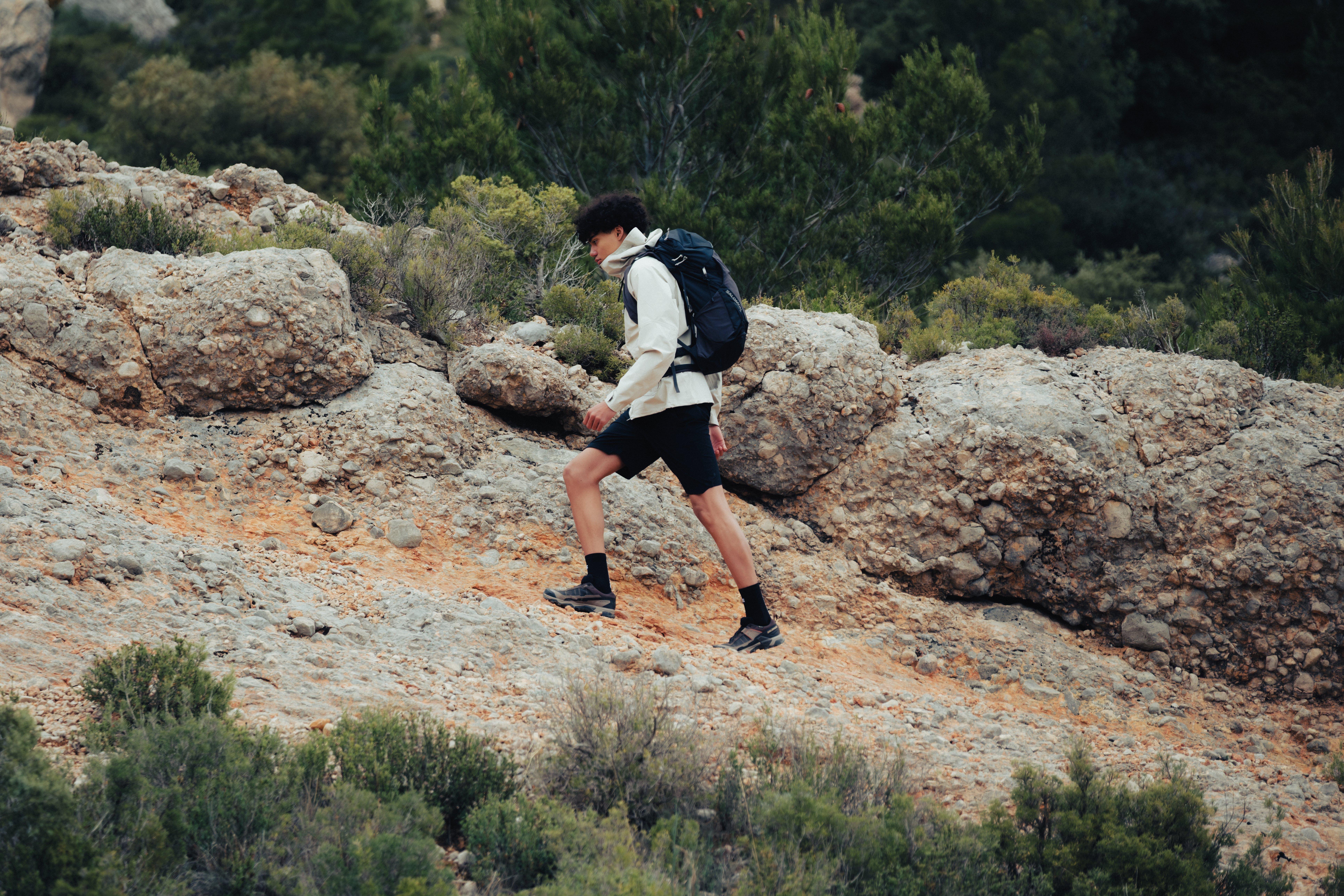 Entdecke weitere Salomon Artikel für dein Outdoor Abenteuer!