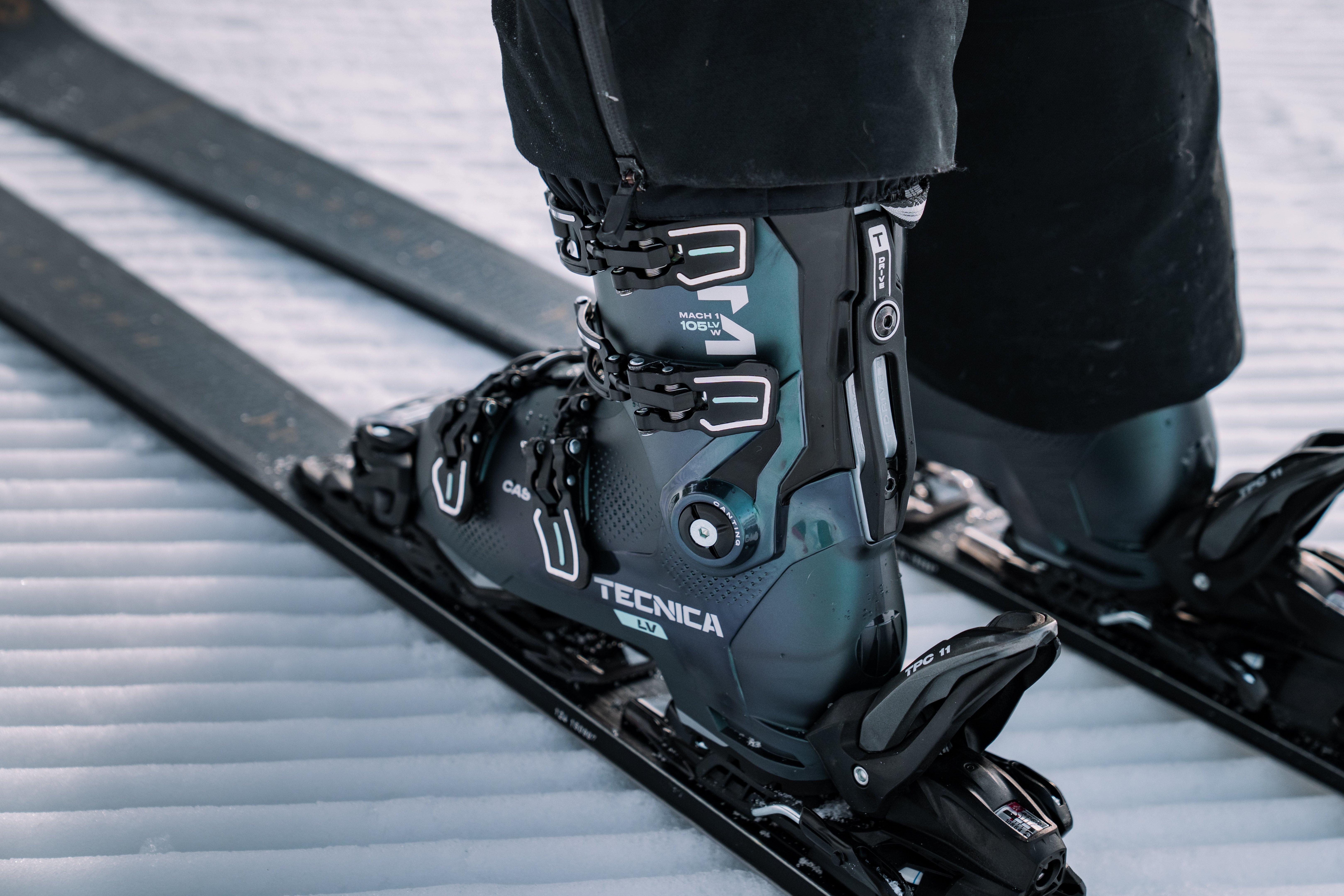 Tecnica Skischuhe bei INTERSPORT entdecken