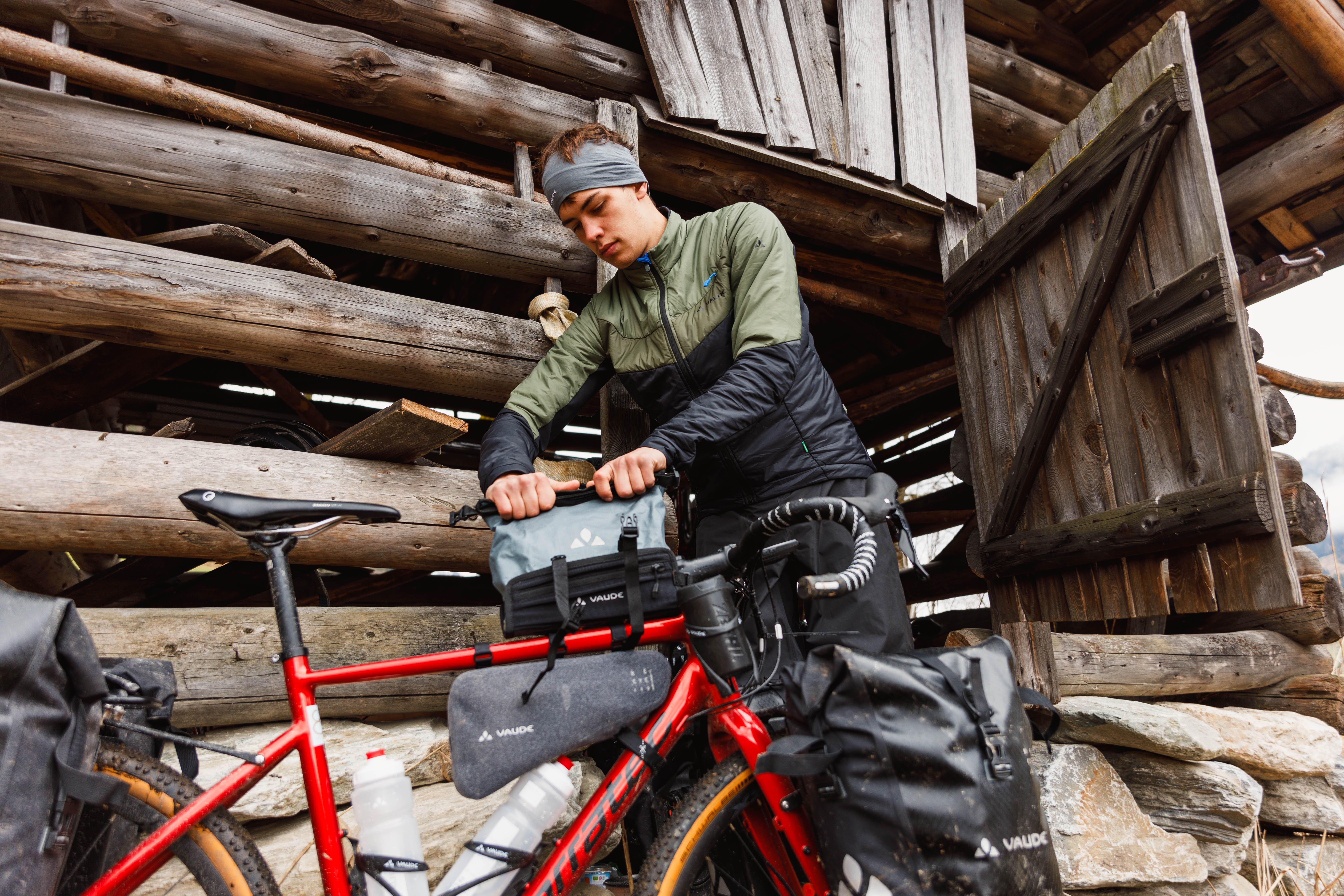 Vaude Outdoorbekleidung für Herren jetzt bei INTERSPORT shoppen!