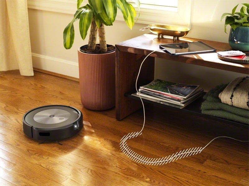 iRobot Roomba j7 (7150) Robot aspirador conectado con Wi-Fi, identifica y  evita obstáculos como residuos y cables de mascotas, mapeo inteligente