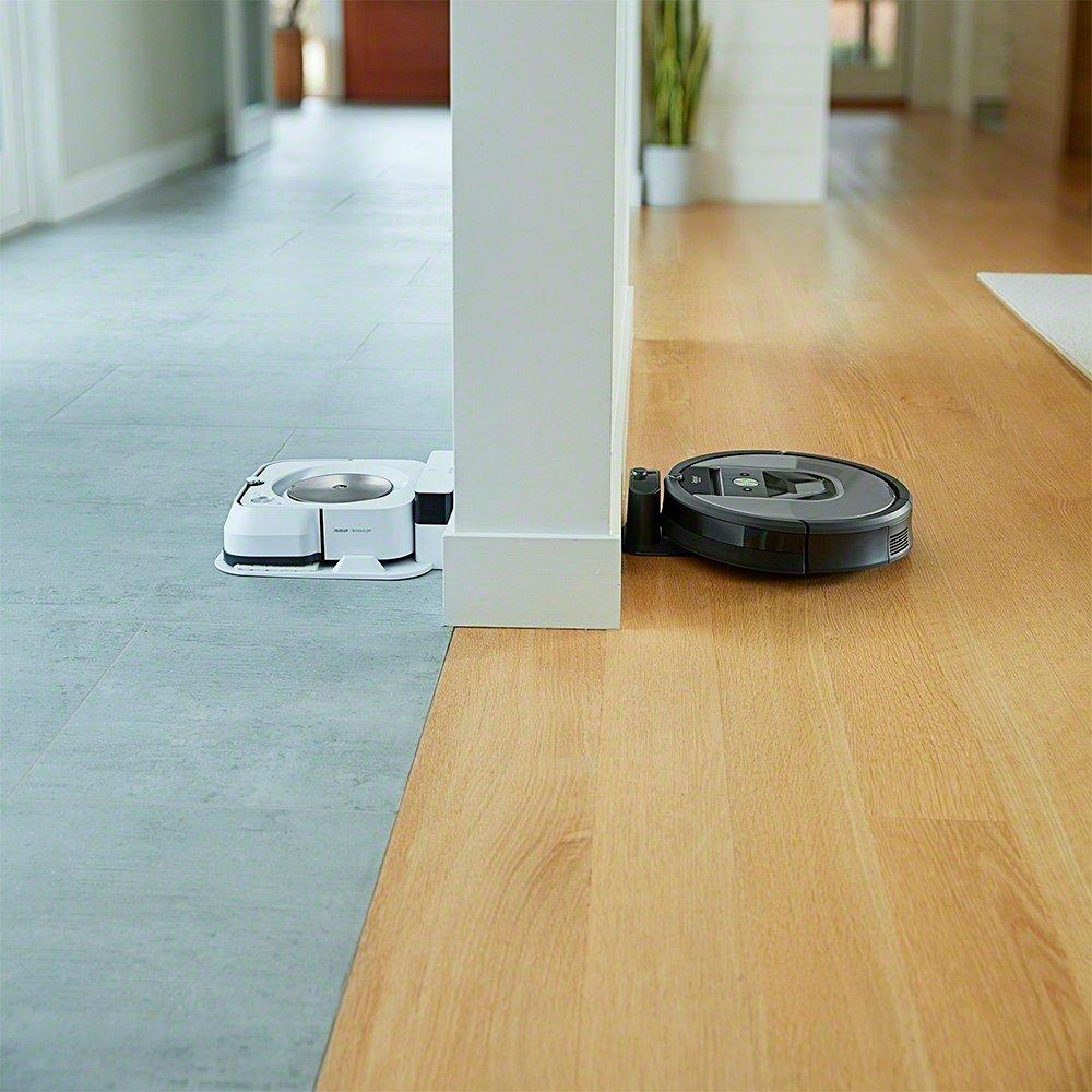 iRobot Roomba 960, aspirateur robot avec forte puissance d'aspiration, 2  brosses anti-emmêlement, idéal pour animaux, capteurs de poussière, parfait  sur tapis et sols, connecté, programmable via app : : Cuisine et  Maison