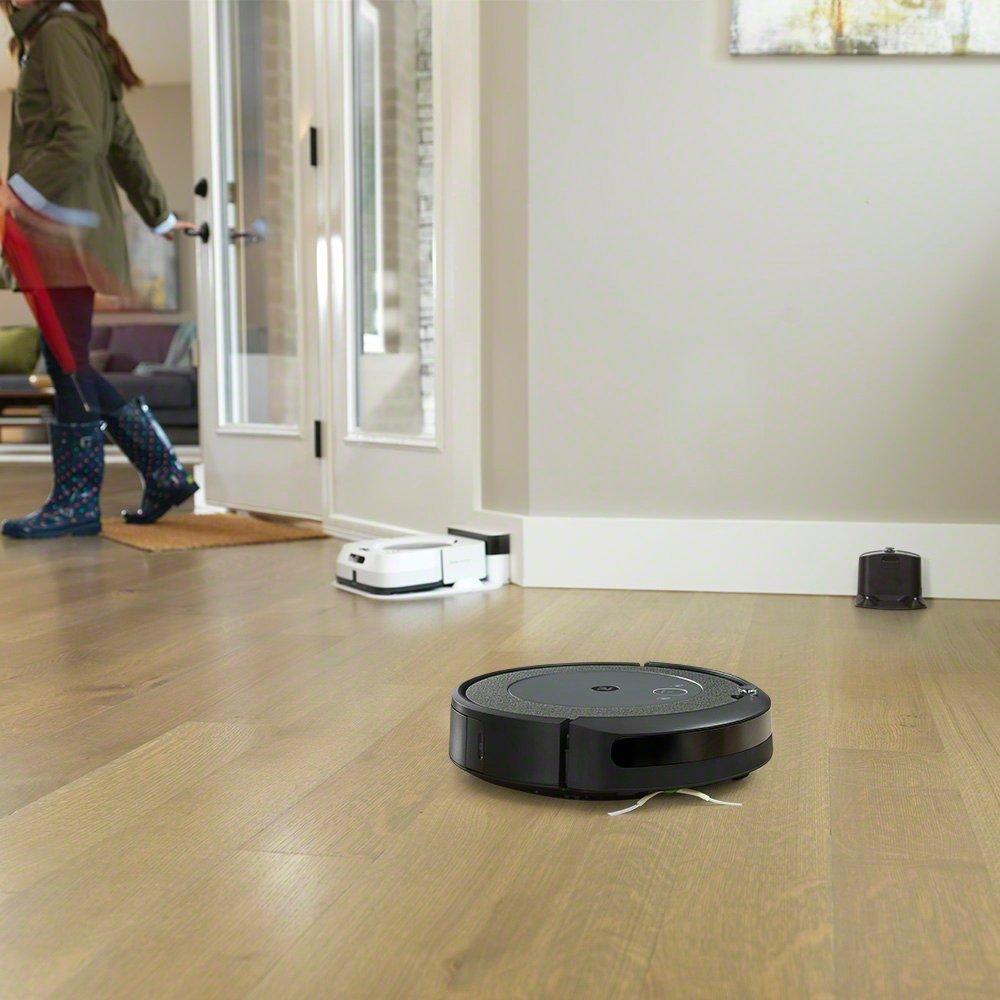 iRobot Roomba i4 EVO - Robot aspirador con conexión Wi-Fi, limpia por  habitación con mapeo inteligente compatible con Alexa, ideal para pelo de