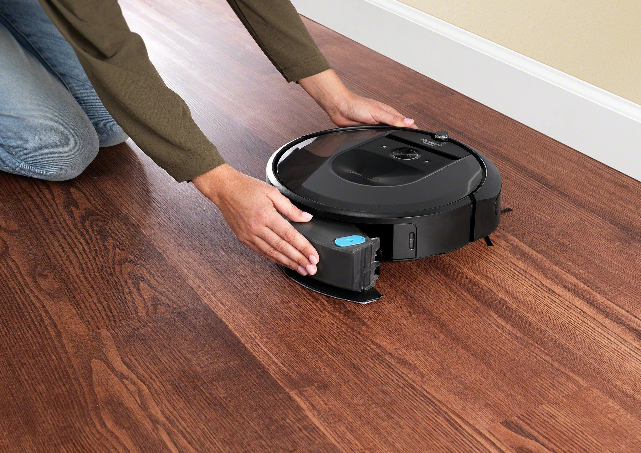 Roomba Combo i8 Robot Vacuum and Mop Floor Cleaner Owner's Manual
