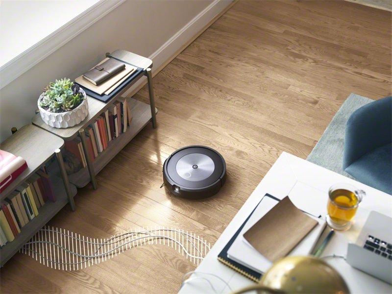 Wifi Connected Roomba® j7+ Self-Emptying Robot Vacuum