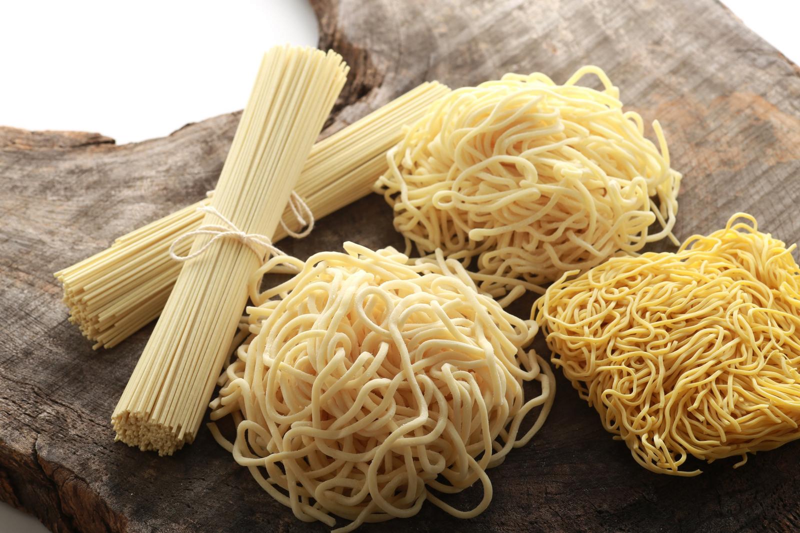 Different types of ramen noodles