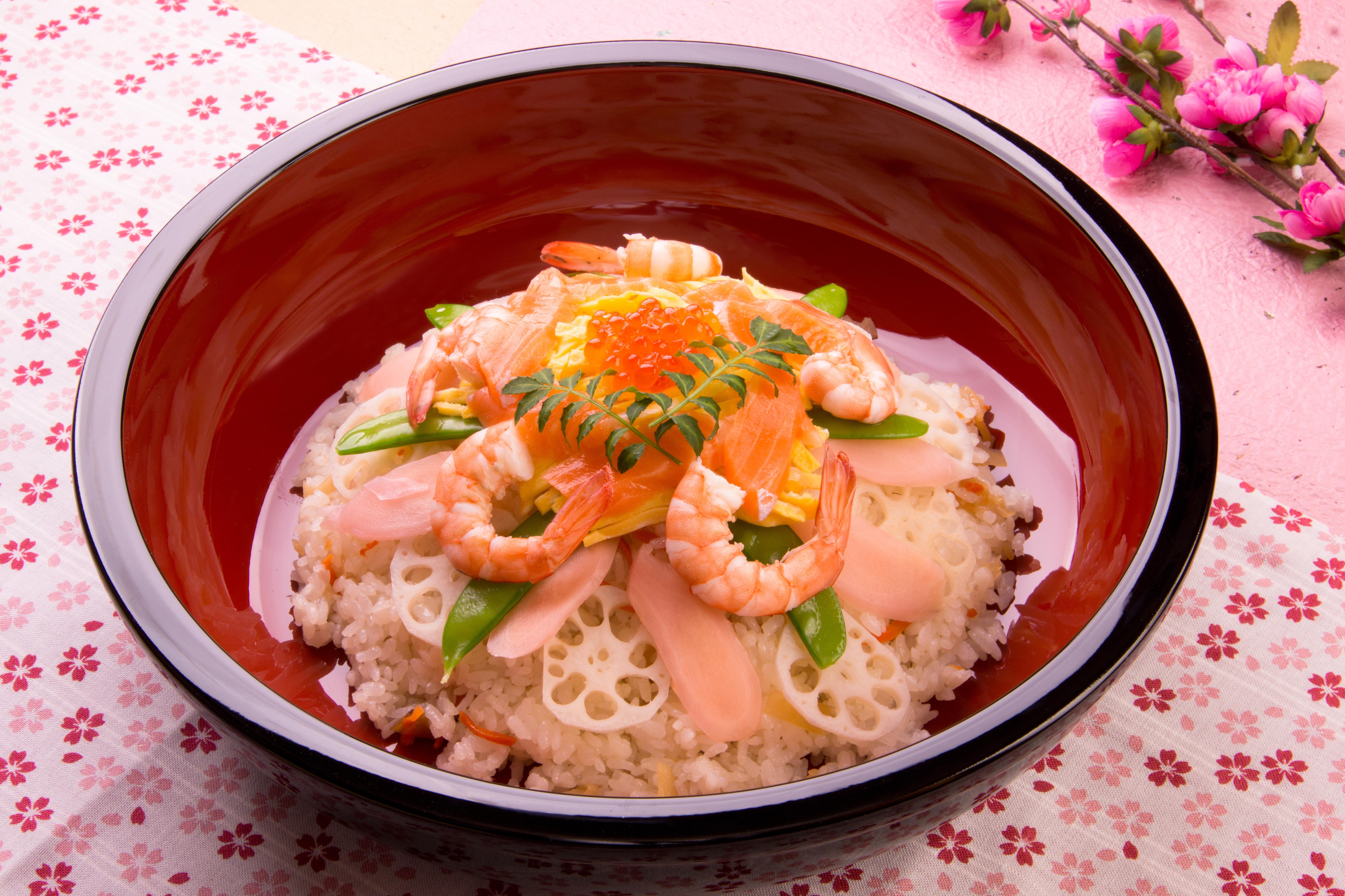 Chirashi sushi in a lacquer bowl