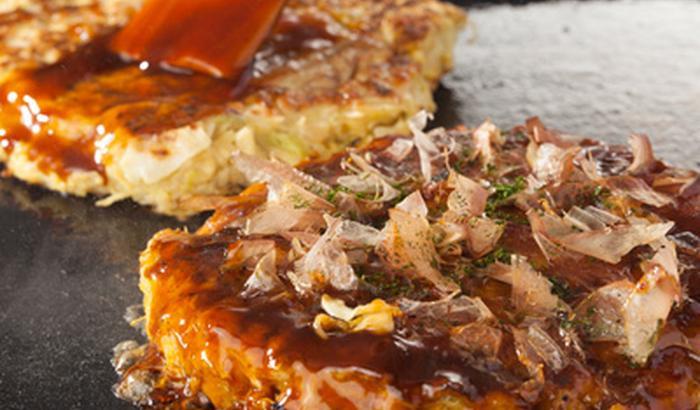 https://cdn.media.amplience.net/i/japancentre/guide-page-56-hiroshima-okonomiyaki/Okonomiyaki-savoury-pancake?$poi$&w=700&h=410&sm=c&fmt=auto