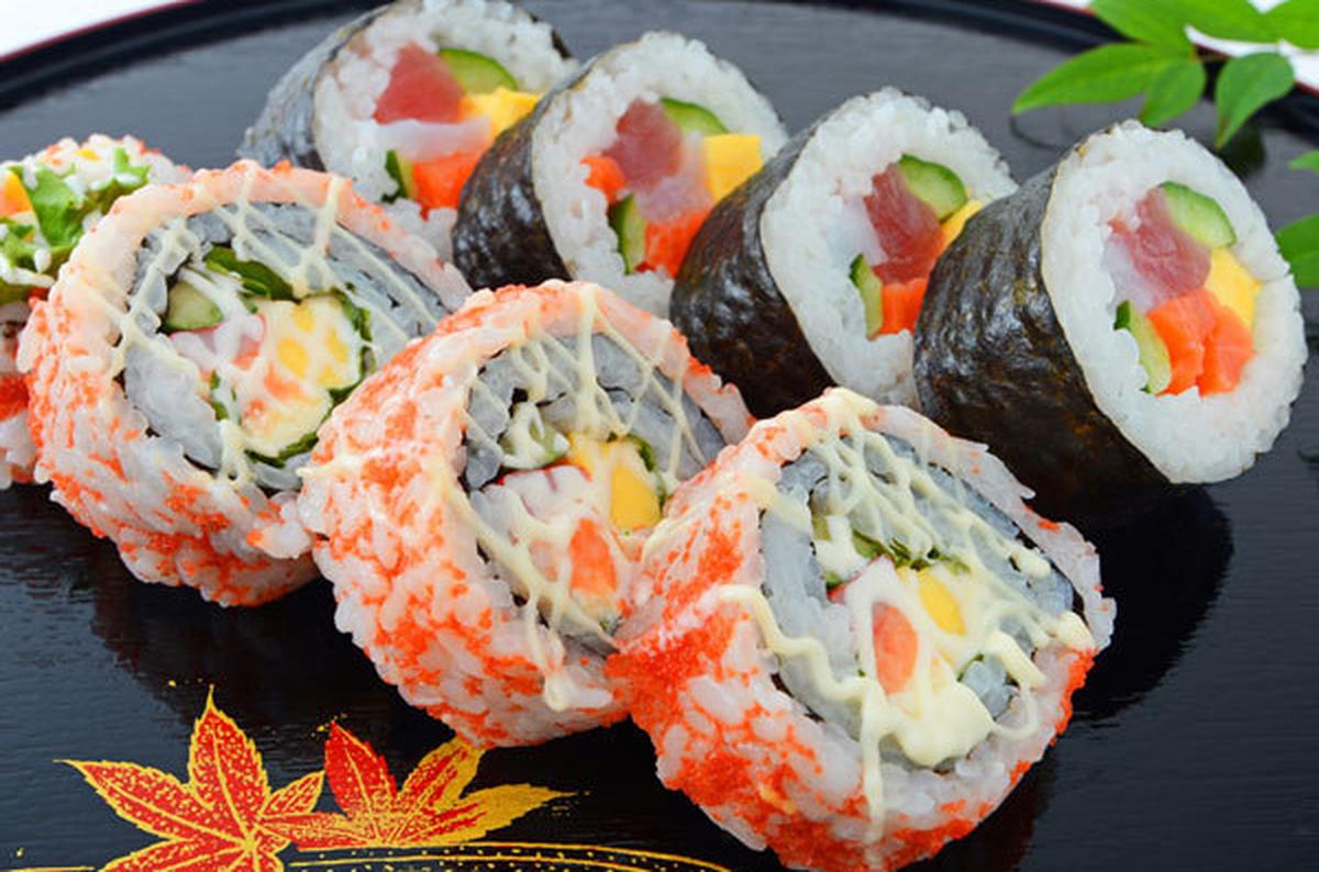 Maki sushi rolls