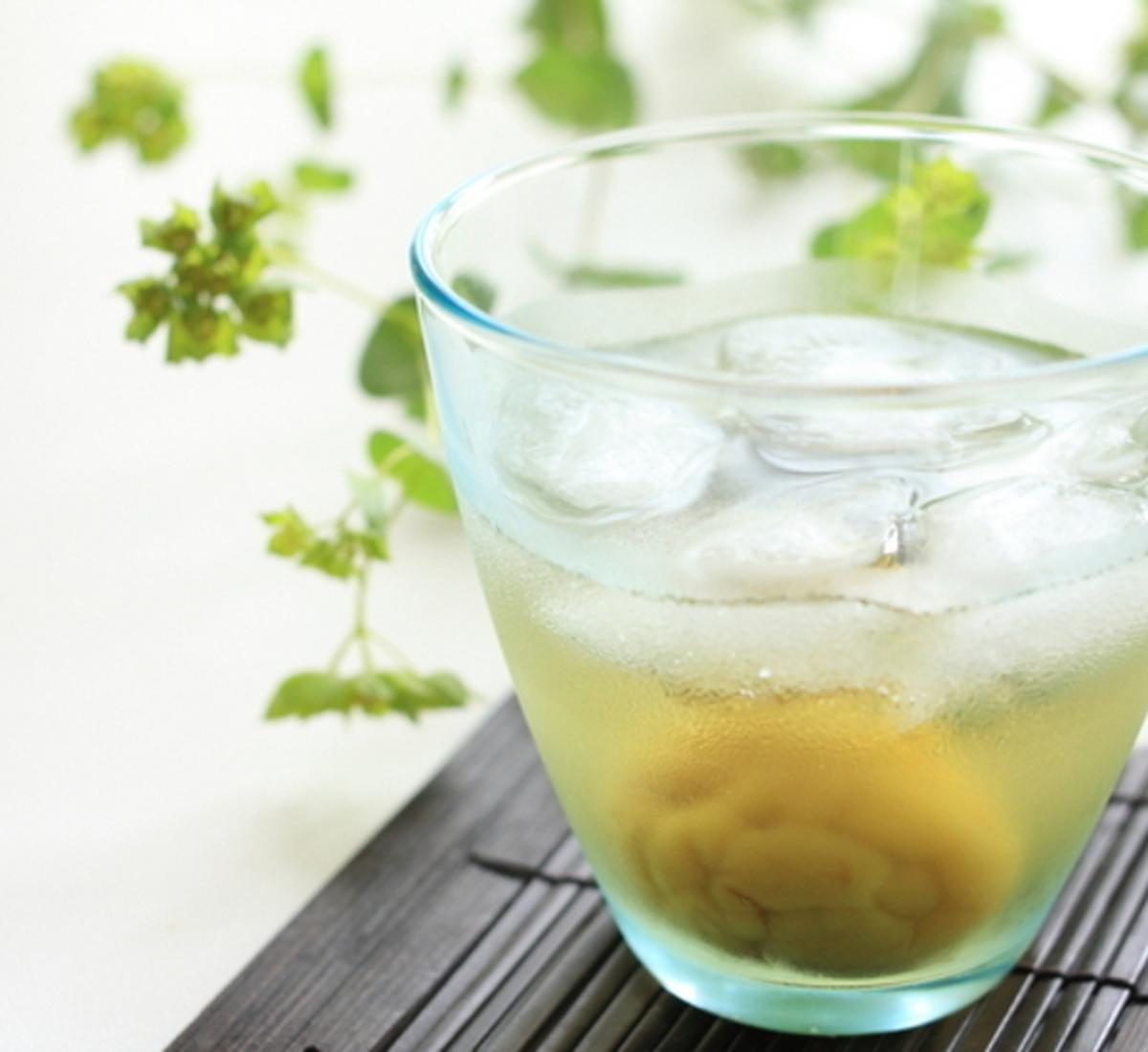Umeshu and Gin Cocktail