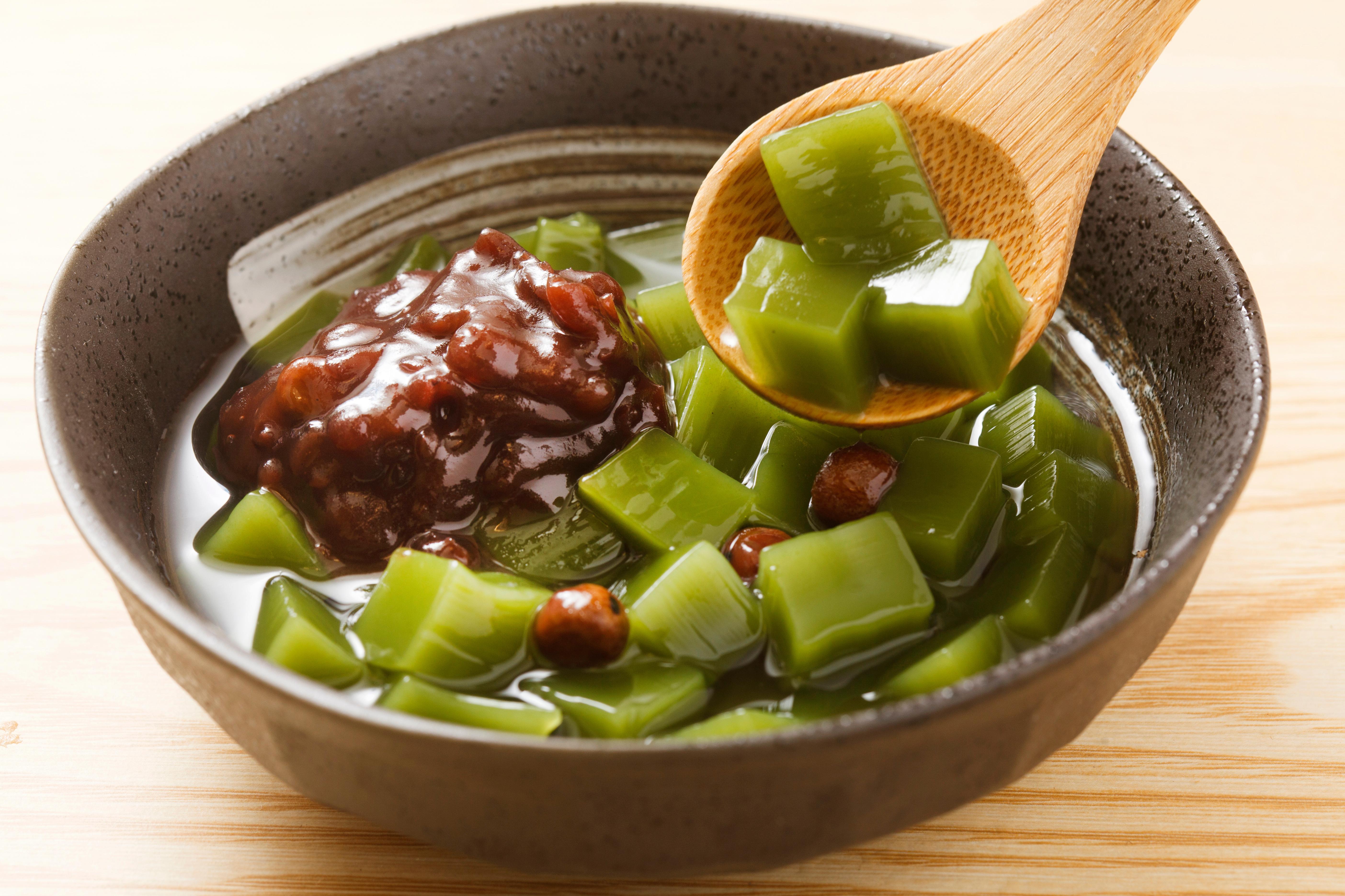 Matcha anmitsu gelatin dessert