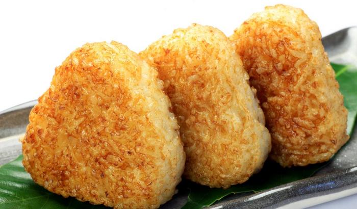 https://cdn.media.amplience.net/i/japancentre/recipe-221-yaki-onigiri-grilled-rice-balls/Yaki-onigiri-grilled-rice-balls?$poi$&w=700&h=410&sm=c&fmt=auto