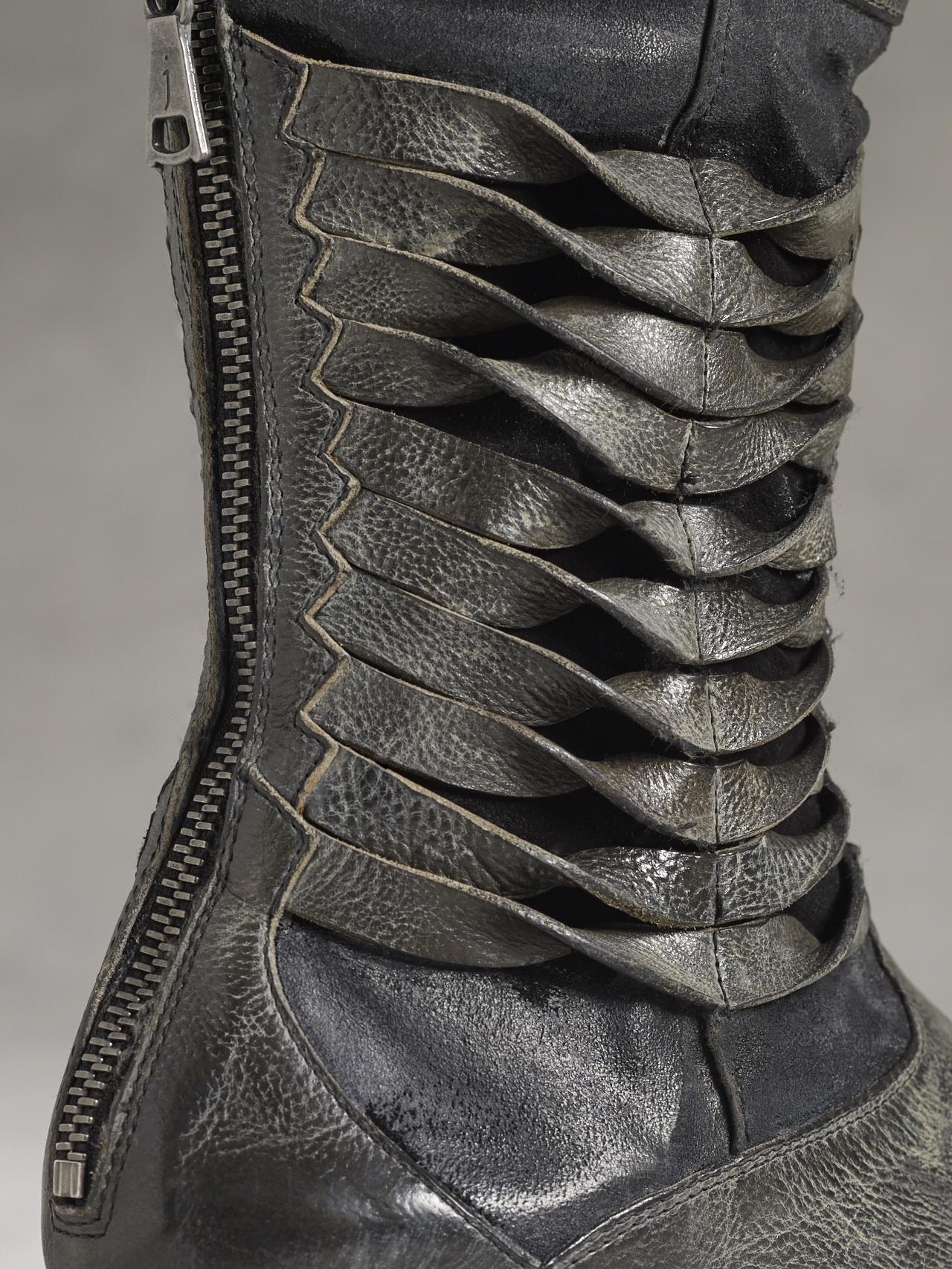 Simmons Twisted Zip Boot image number 4