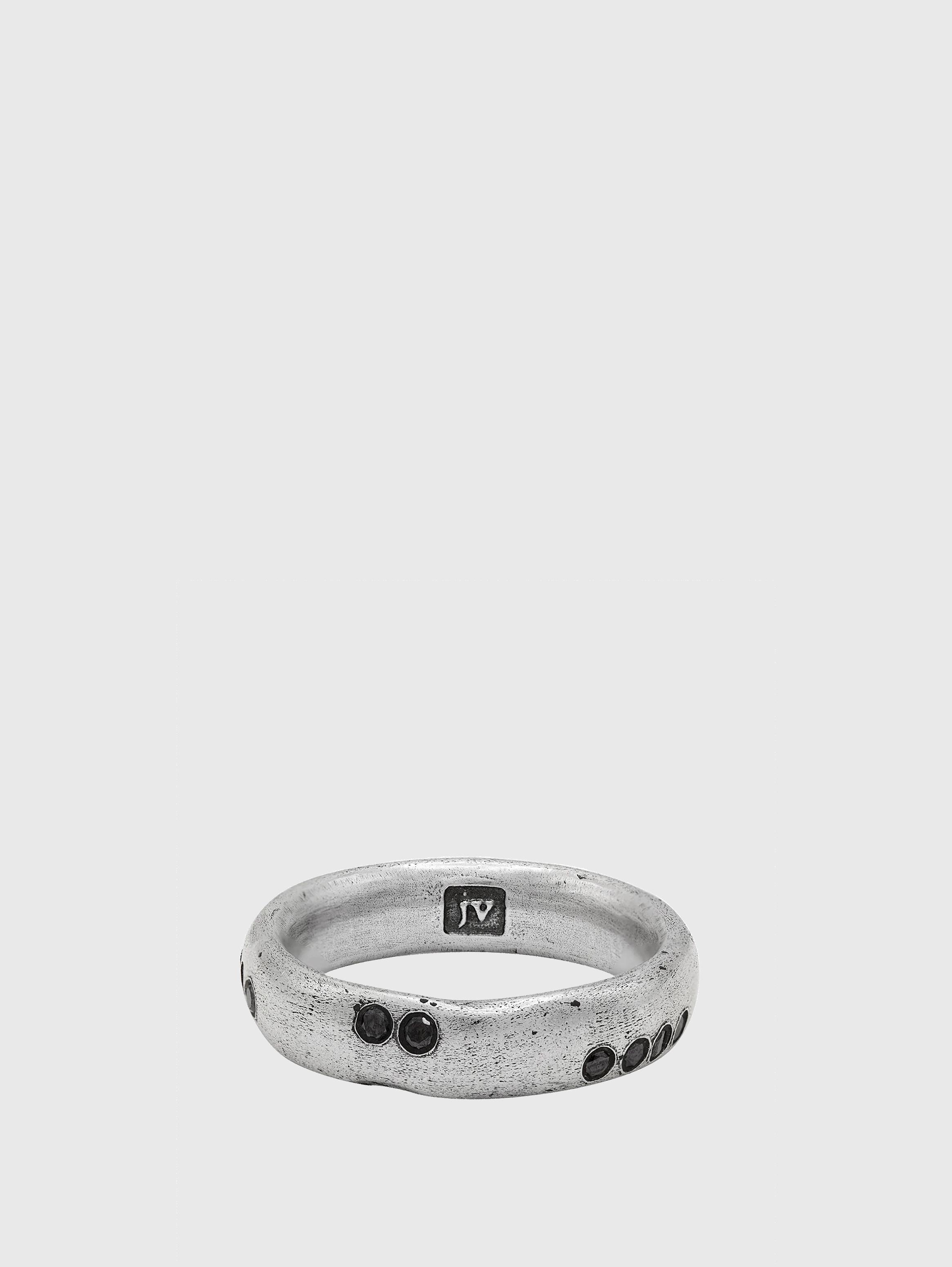 BAND RING WITH BLACK DIAMONDS image number 1