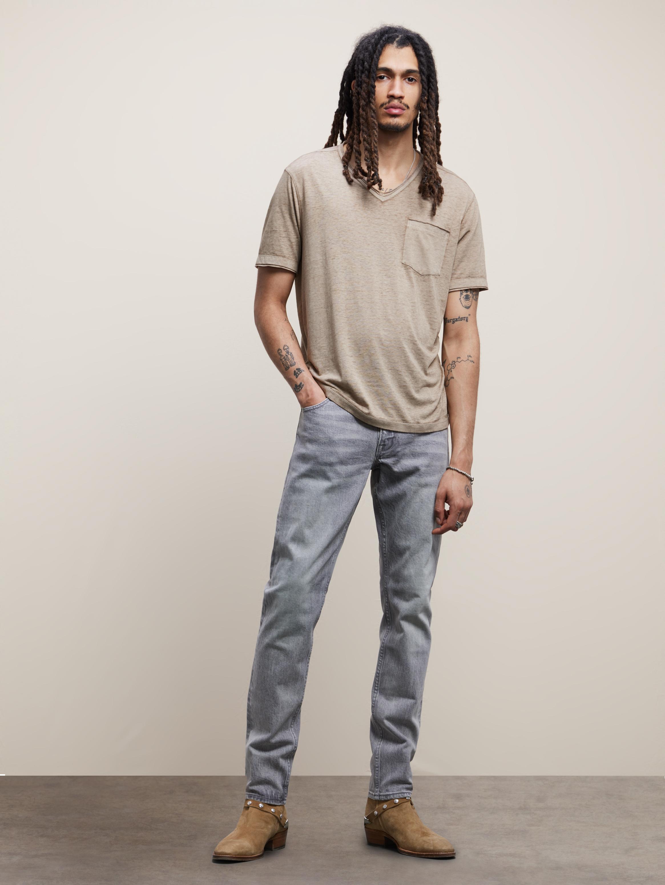 DAVIS V-NECK TEE image number 3