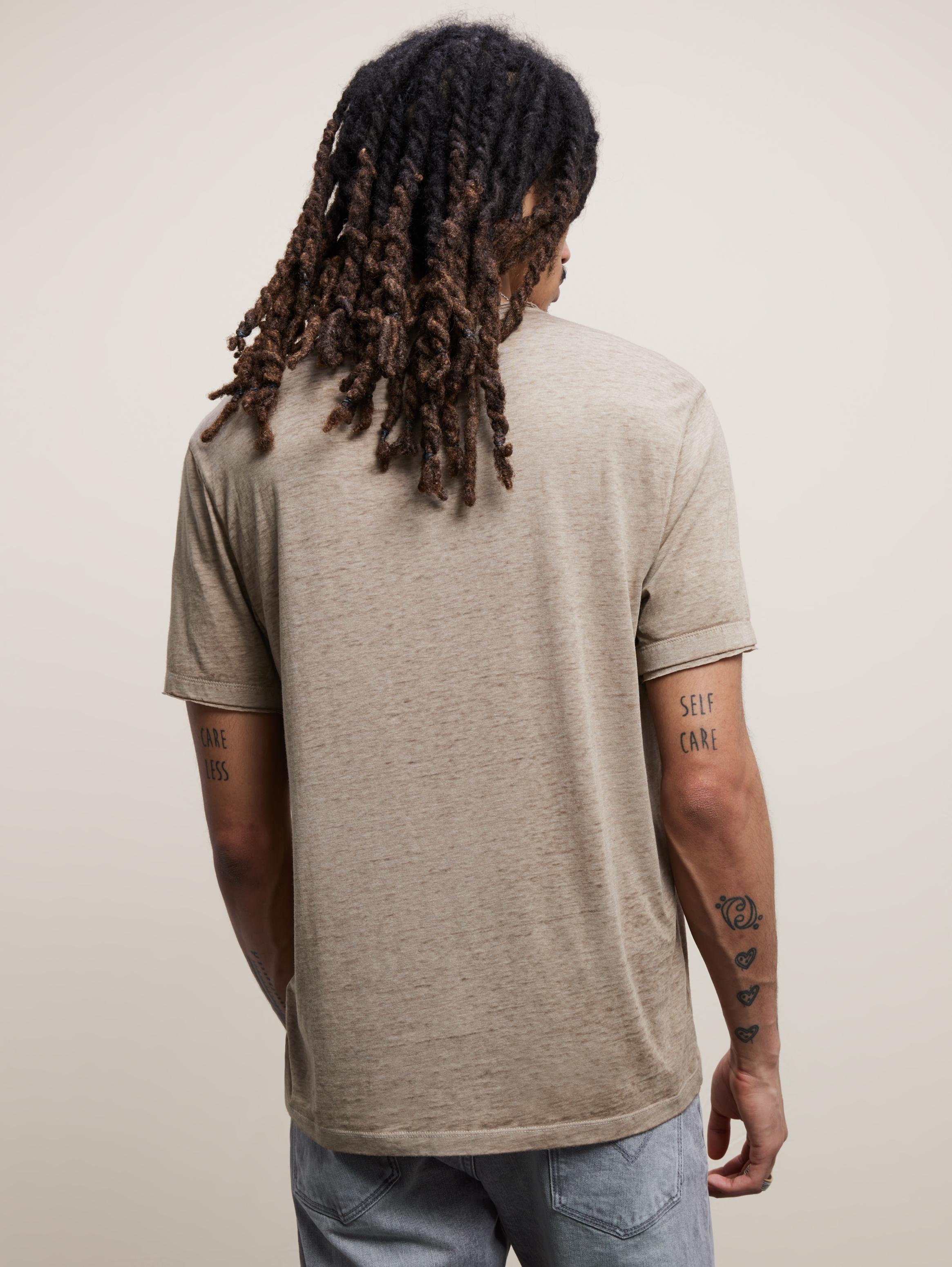 DAVIS V-NECK TEE image number 4