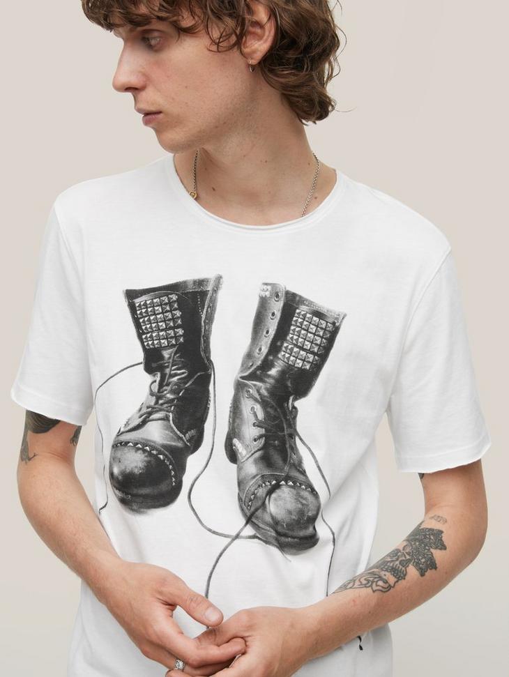 BOOTS TEE image number 2