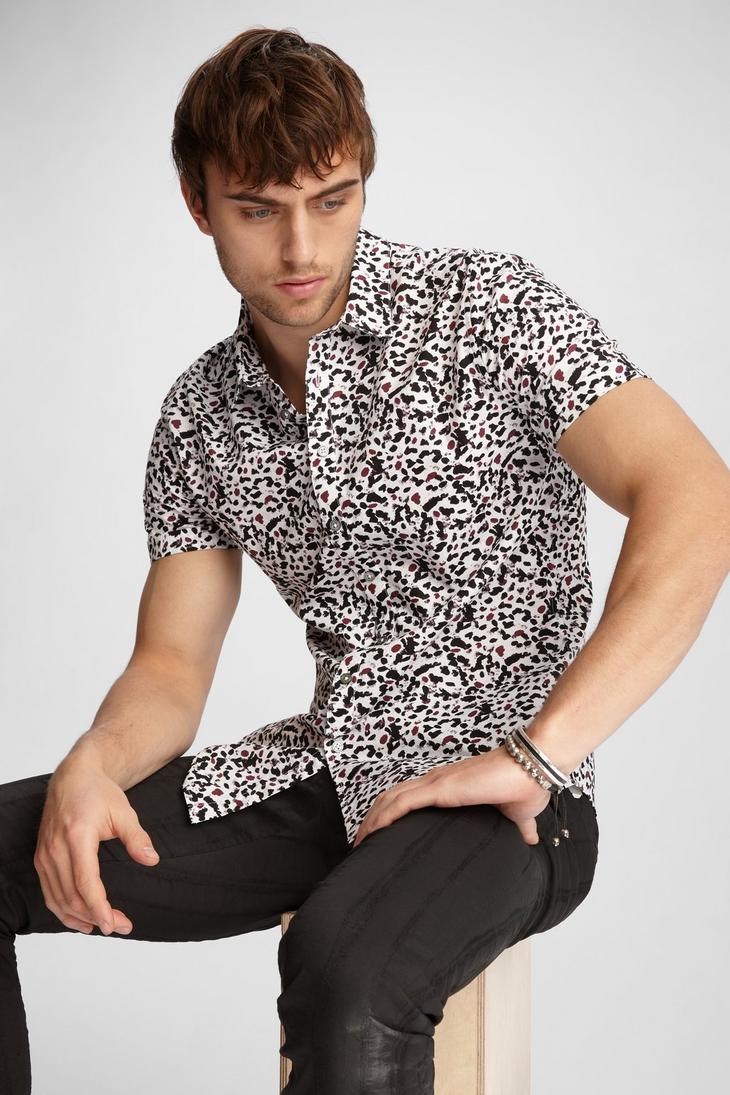 CLASSIC FIT SHORT SLEEVE SHIRT WITH ROUNDED COLLAR image number 4