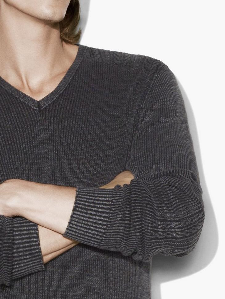 CABLE DETAILED V-NECK SWEATER image number 3