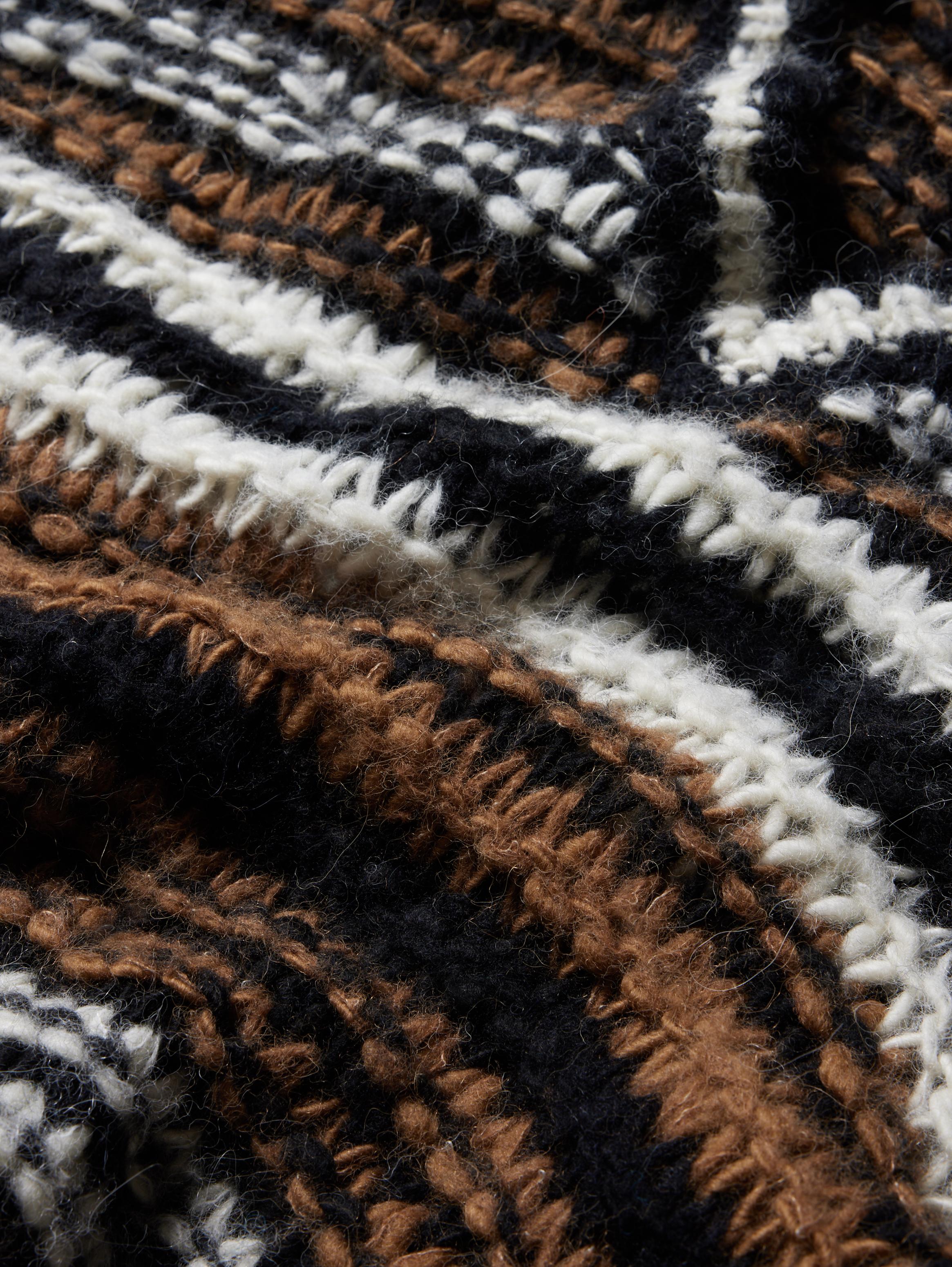 ANGICOS V-NECK SWEATER image number 6