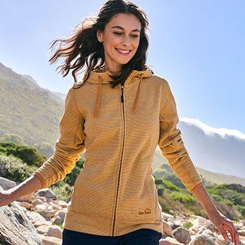 women's travel clothing