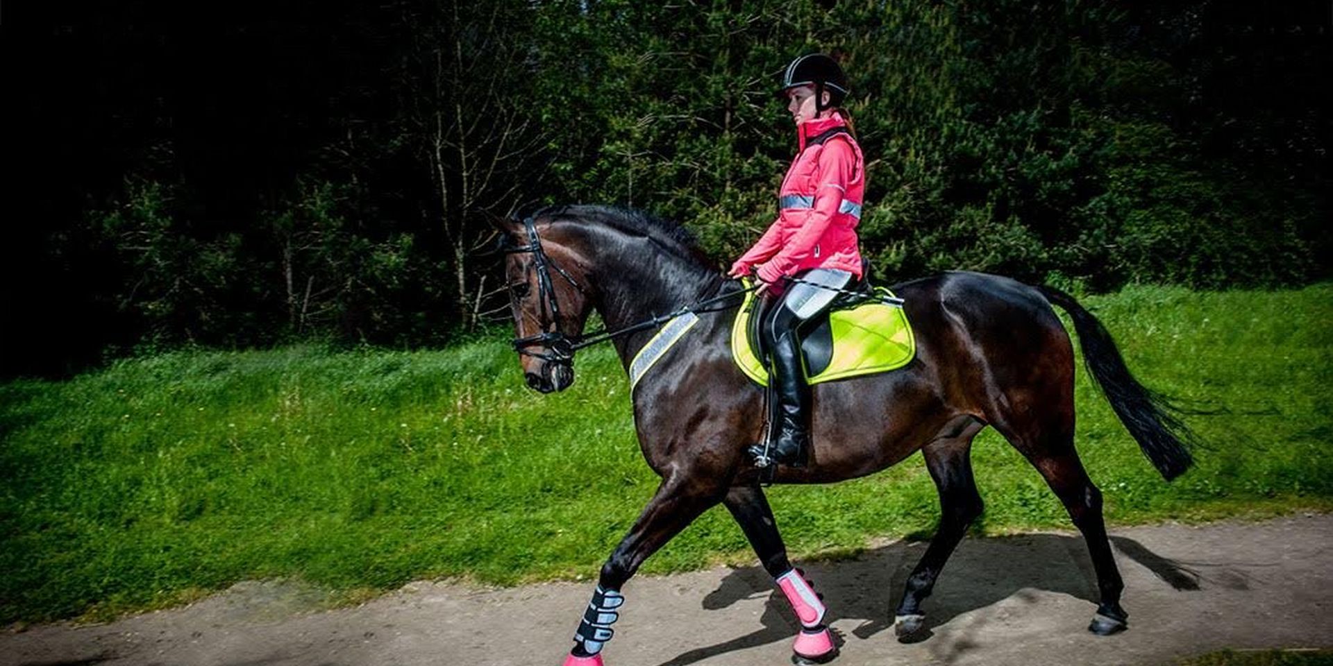 Our Guide to Hi Vis for Horse Riders
