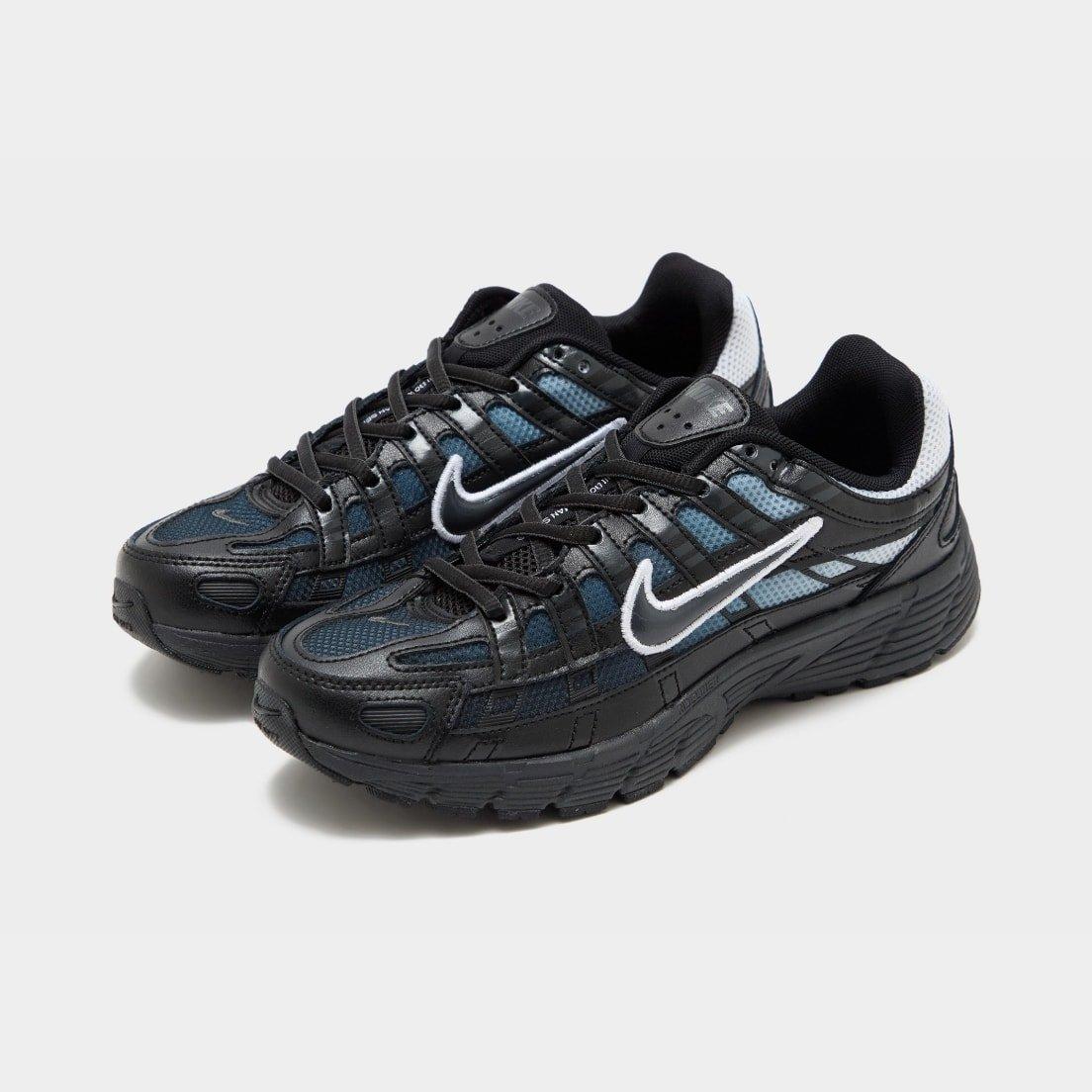  Footwear